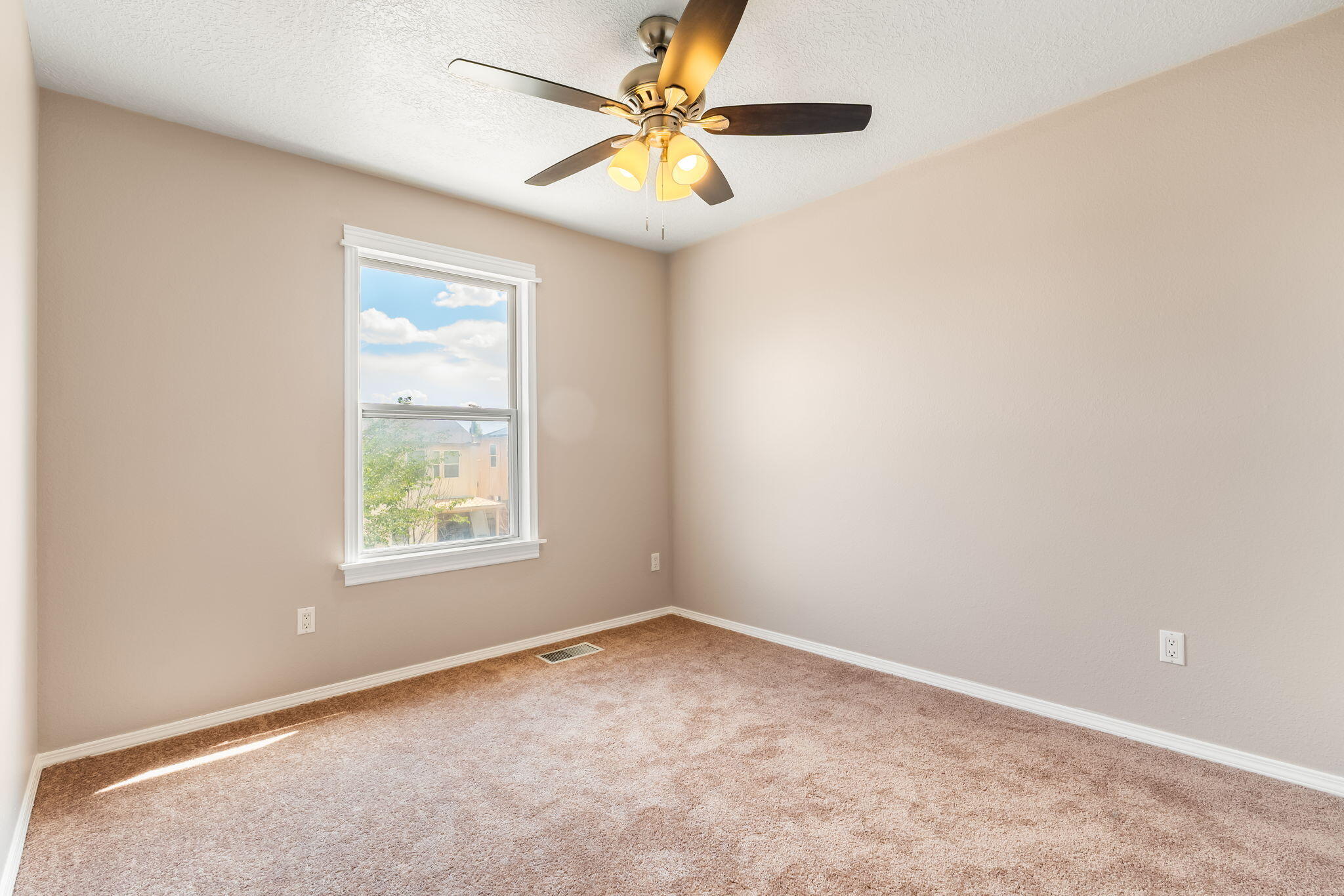 Photo 16 — 10648 Humphries Lane SW