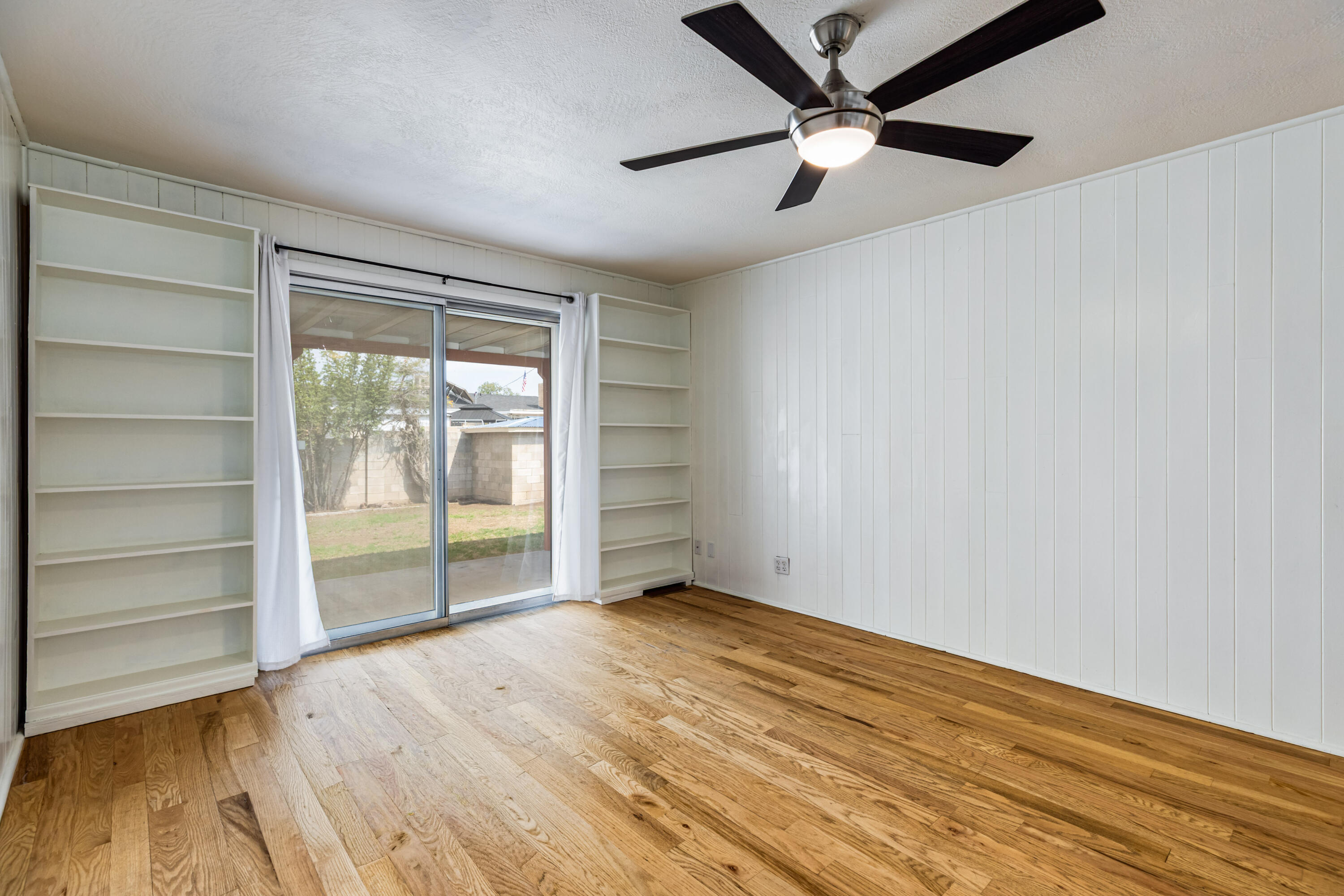 Photo 17 — 720 Manzano Street NE