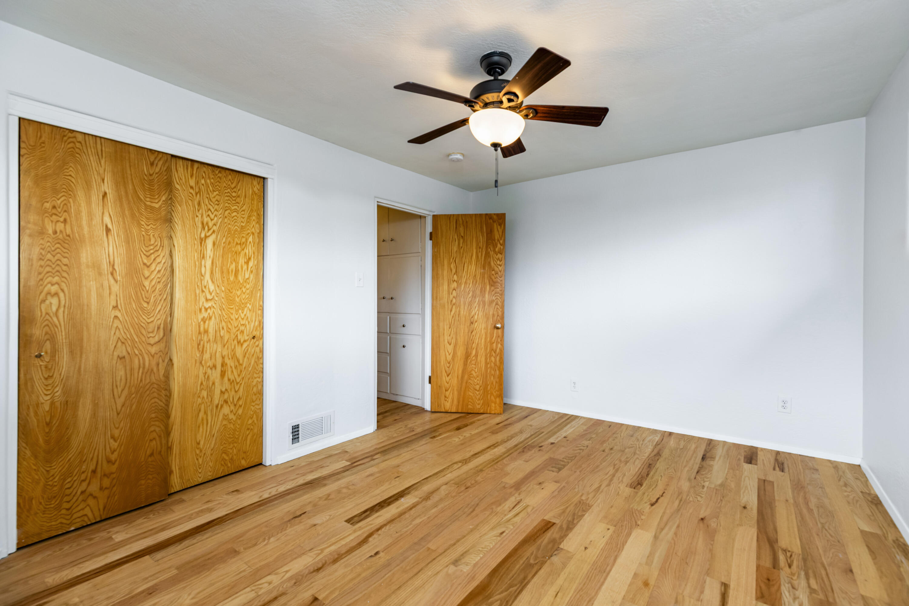 Photo 9 — 720 Manzano Street NE