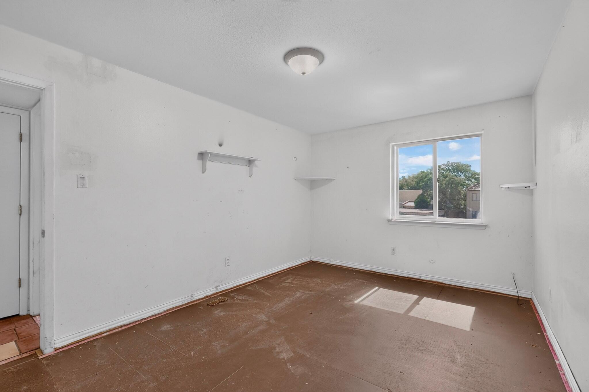 Photo 15 — 913 Country Club Drive SE APT H