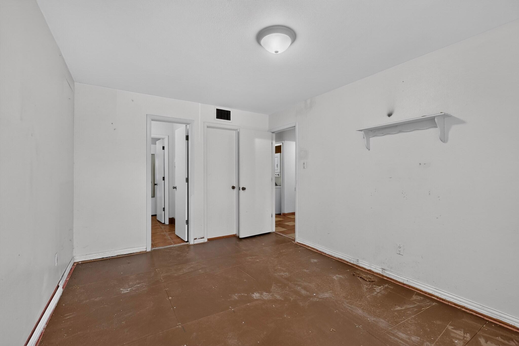 Photo 13 — 913 Country Club Drive SE APT H