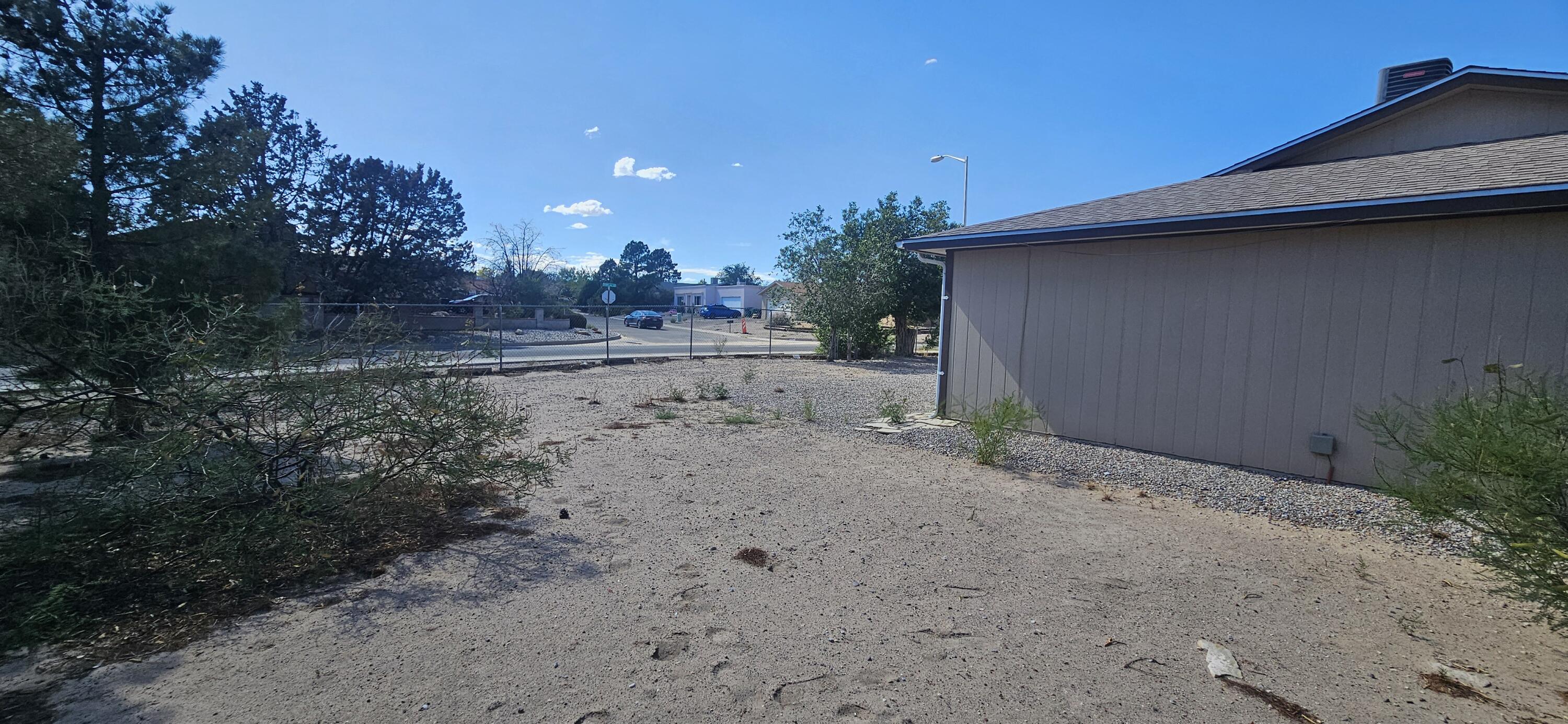 Photo 3 — 811 Orbit Court SE