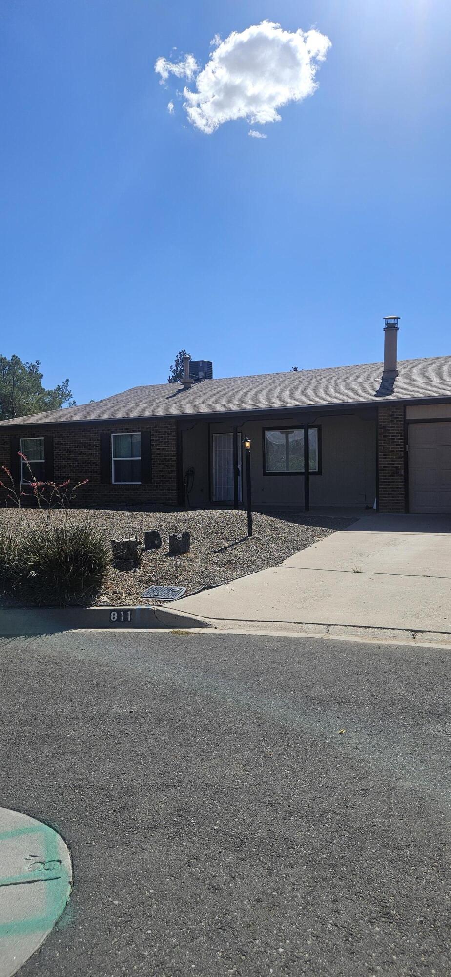Photo 2 — 811 Orbit Court SE