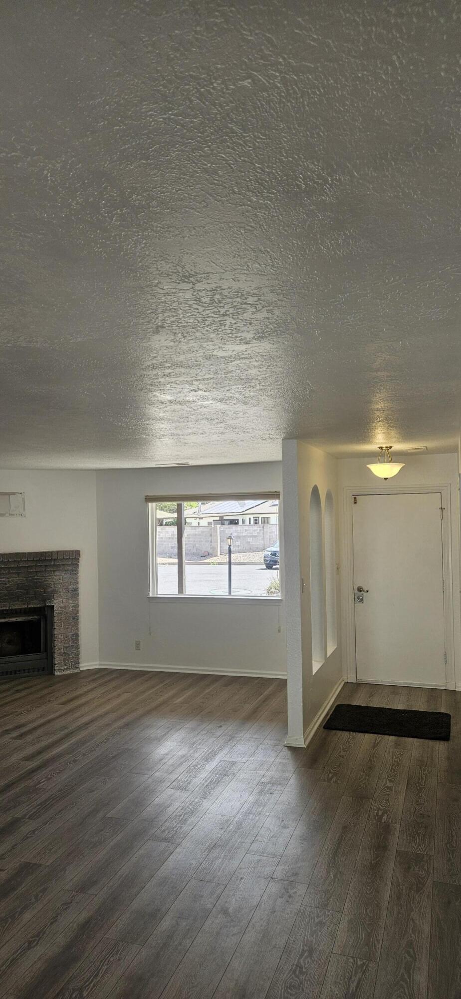Photo 9 — 811 Orbit Court SE