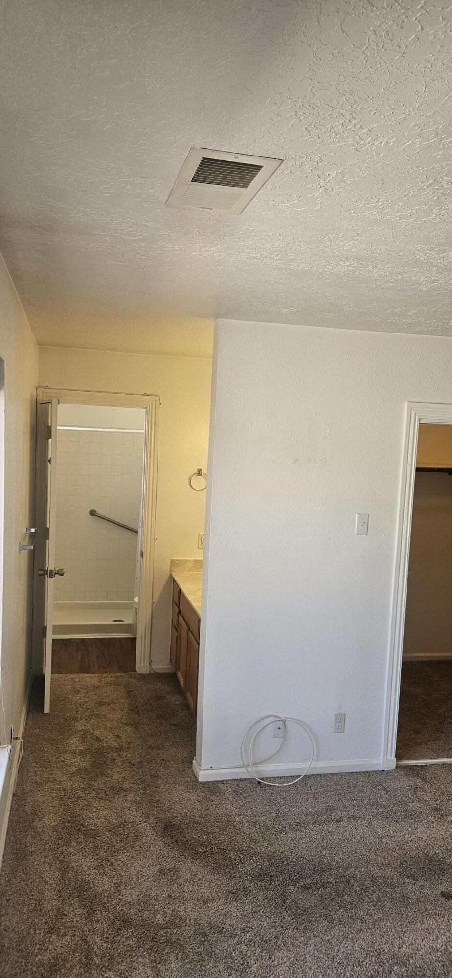 Photo 6 — 811 Orbit Court SE