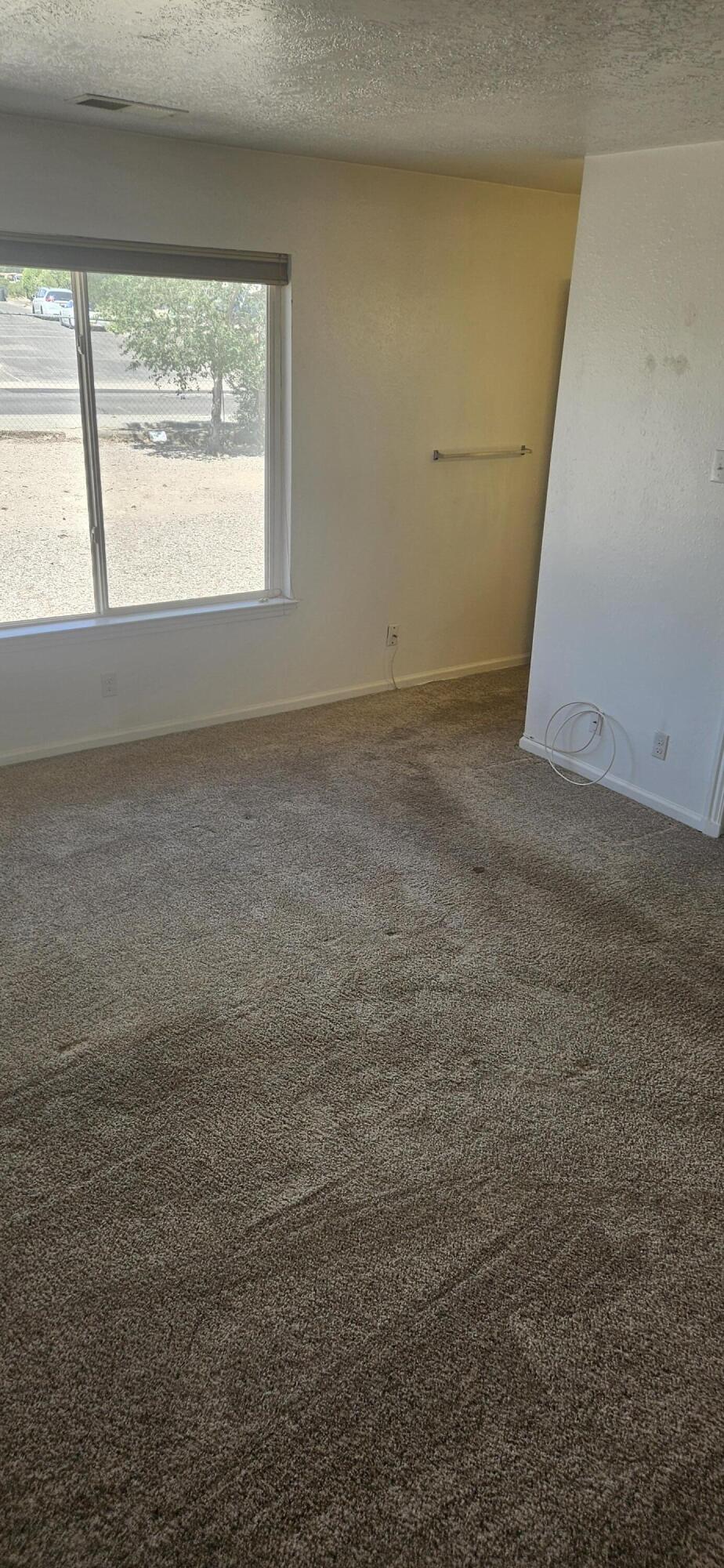 Photo 4 — 811 Orbit Court SE