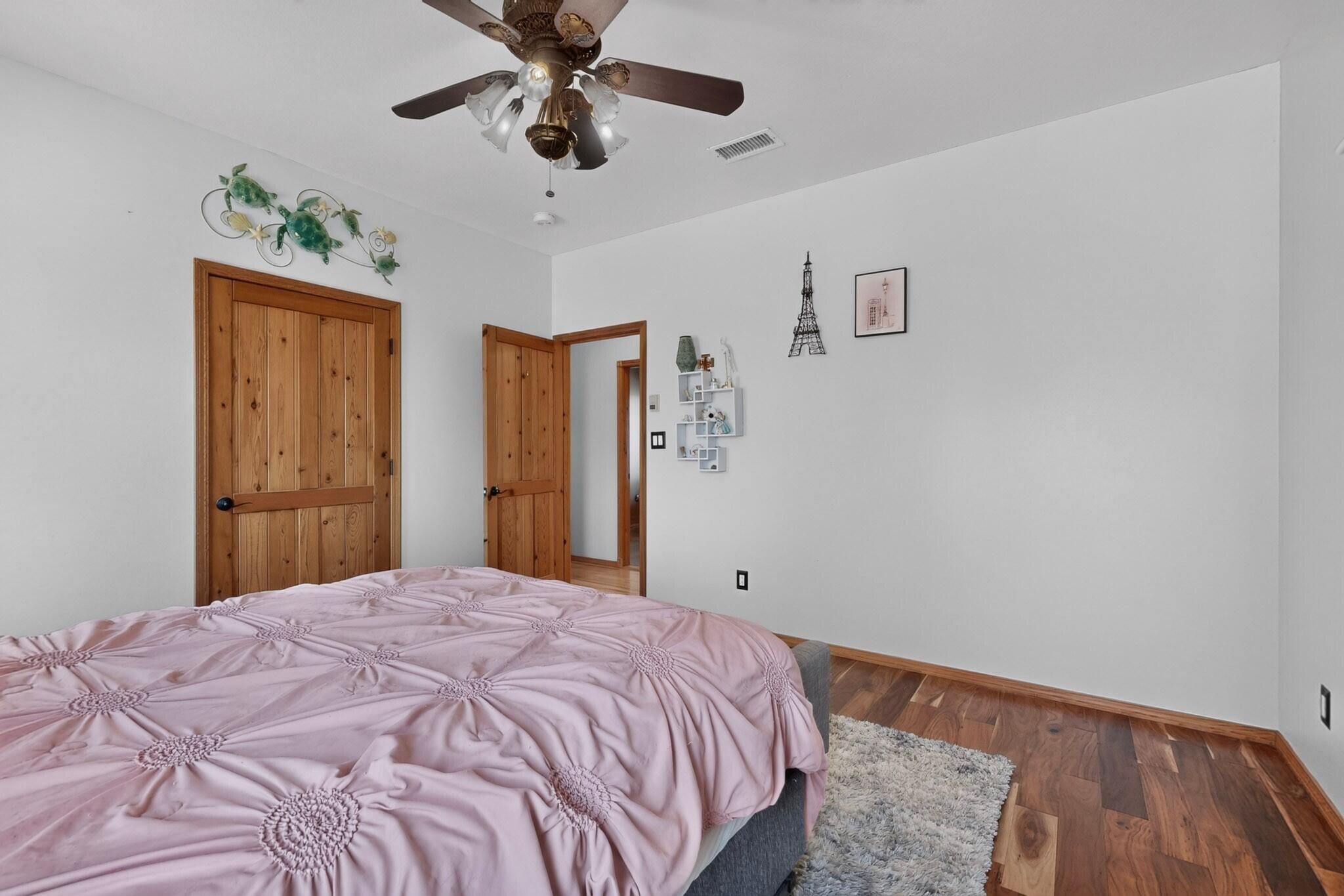 Photo 20 — 5345 Vera Cruz Road NE