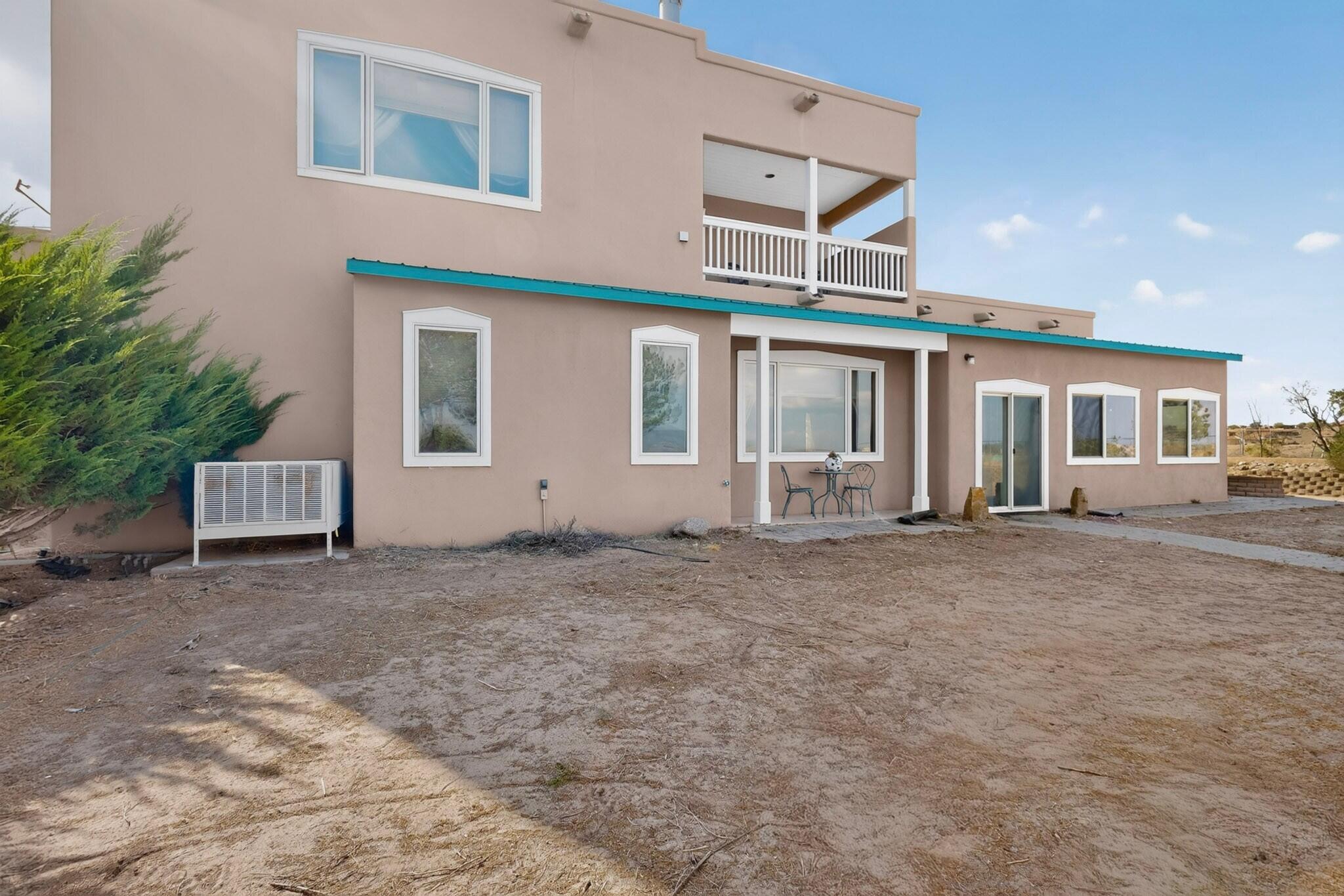 Photo 7 — 5345 Vera Cruz Road NE