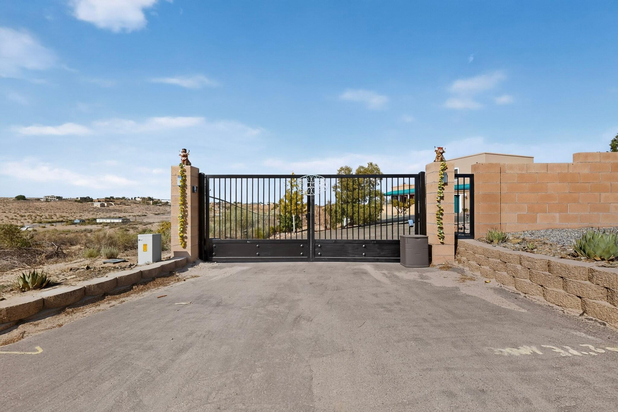Photo 2 — 5345 Vera Cruz Road NE