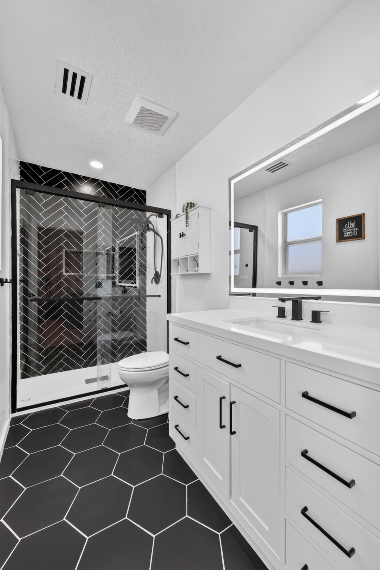 Photo 18 — 901 Perry Meadows Drive NE