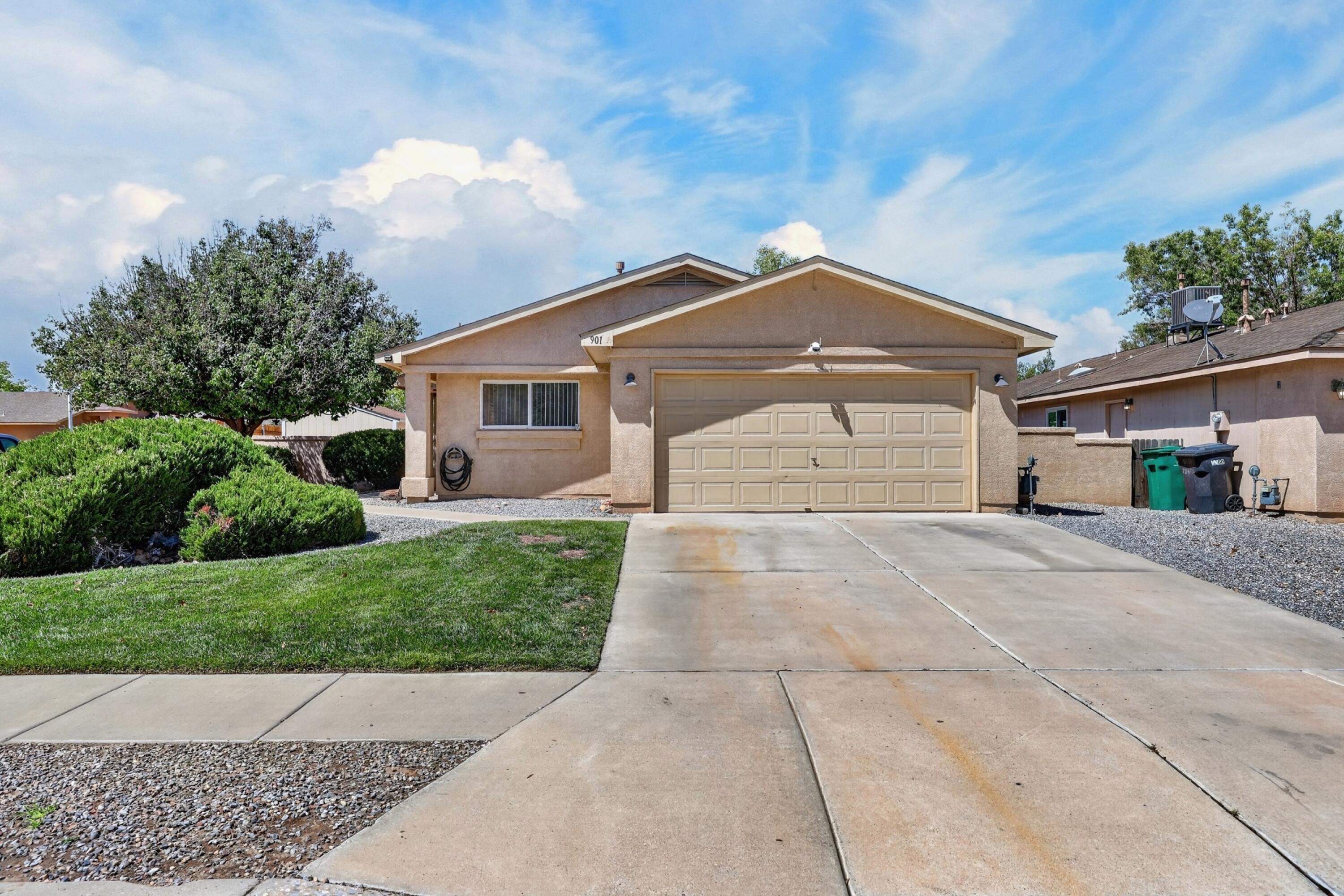Photo 3 — 901 Perry Meadows Drive NE