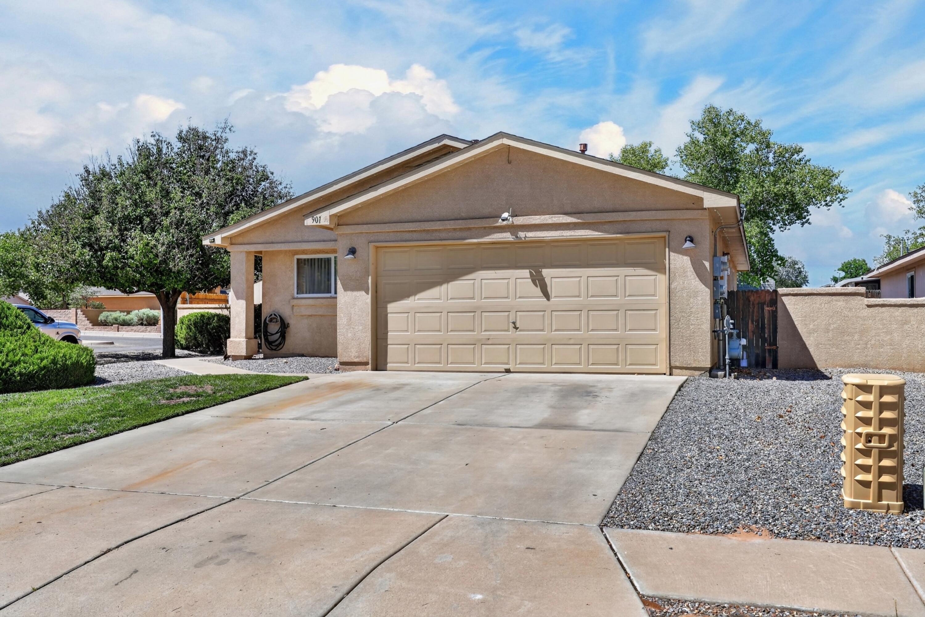 Photo 2 — 901 Perry Meadows Drive NE