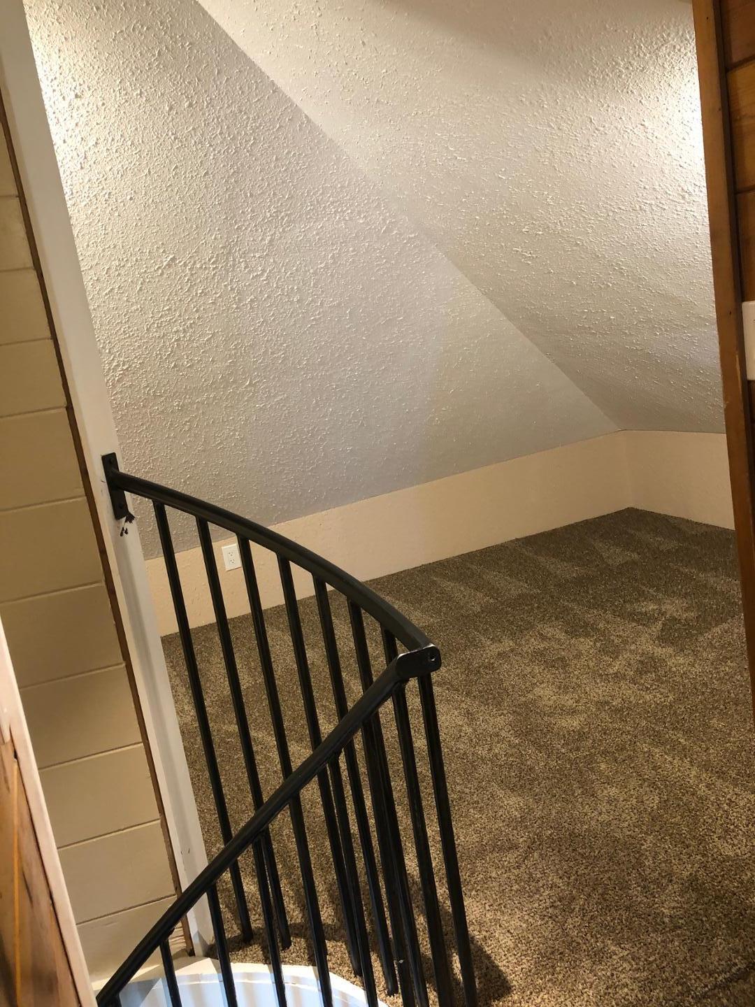 Photo 10 — 412 Grove Street NE