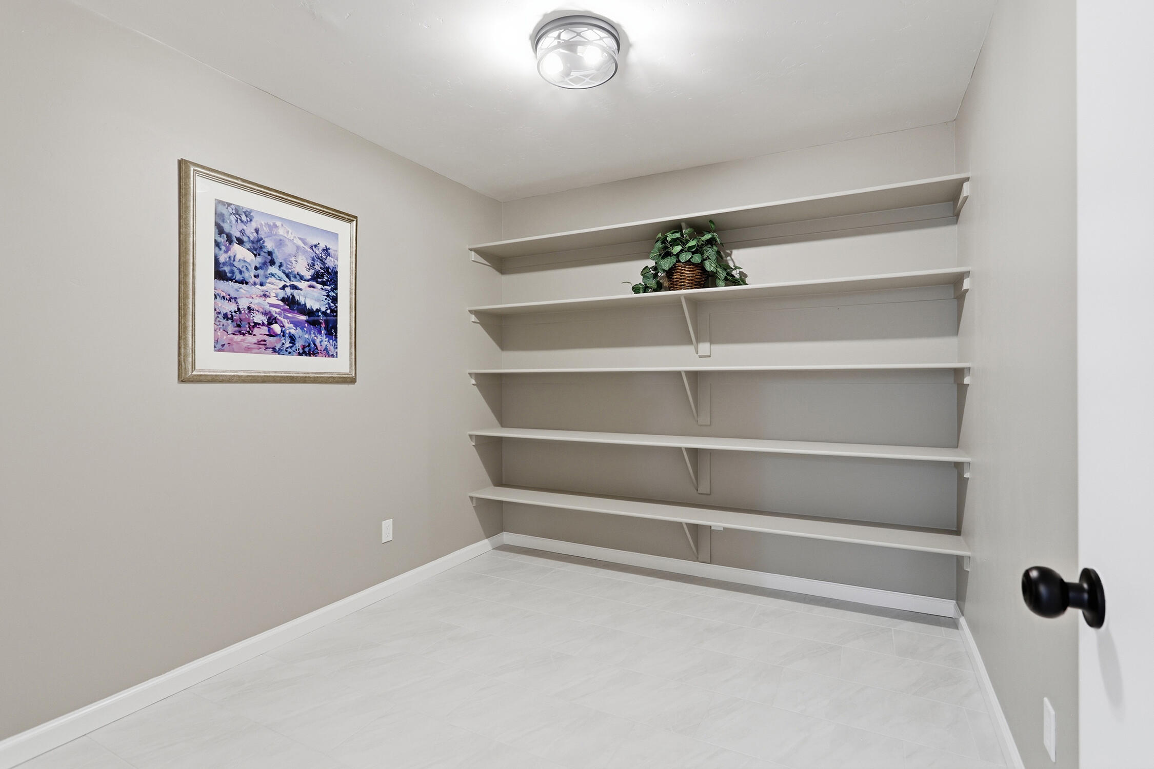 Photo 17 — 9801 Leyendecker Road NE