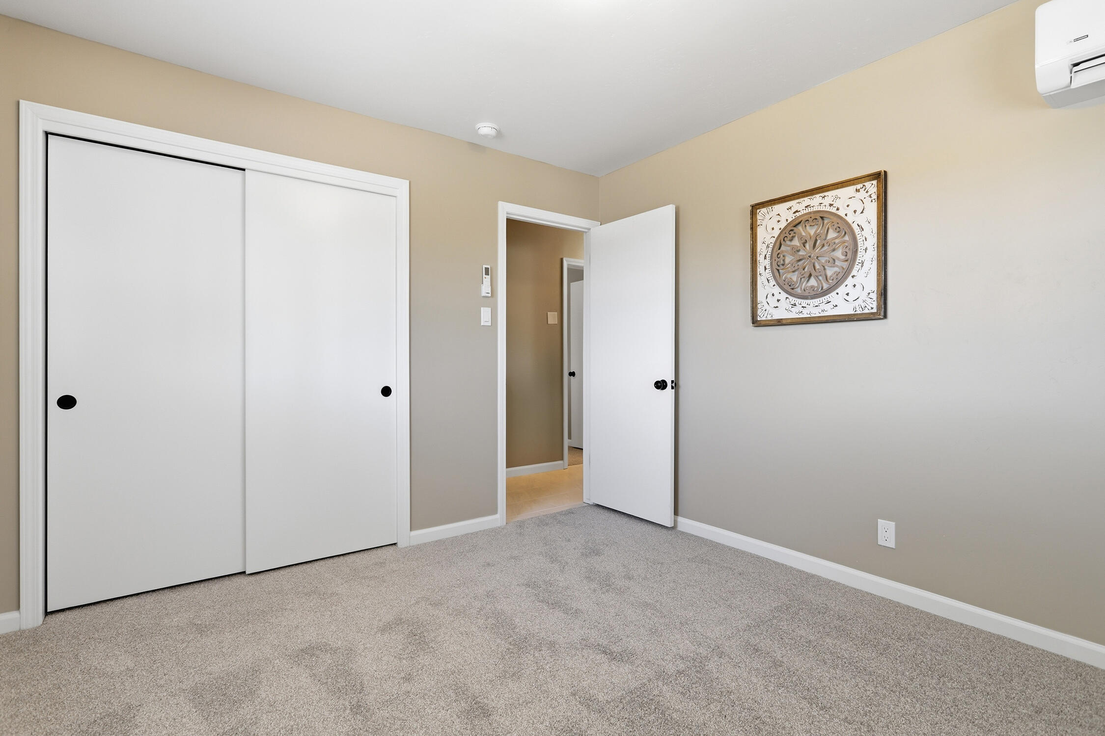 Photo 11 — 9801 Leyendecker Road NE