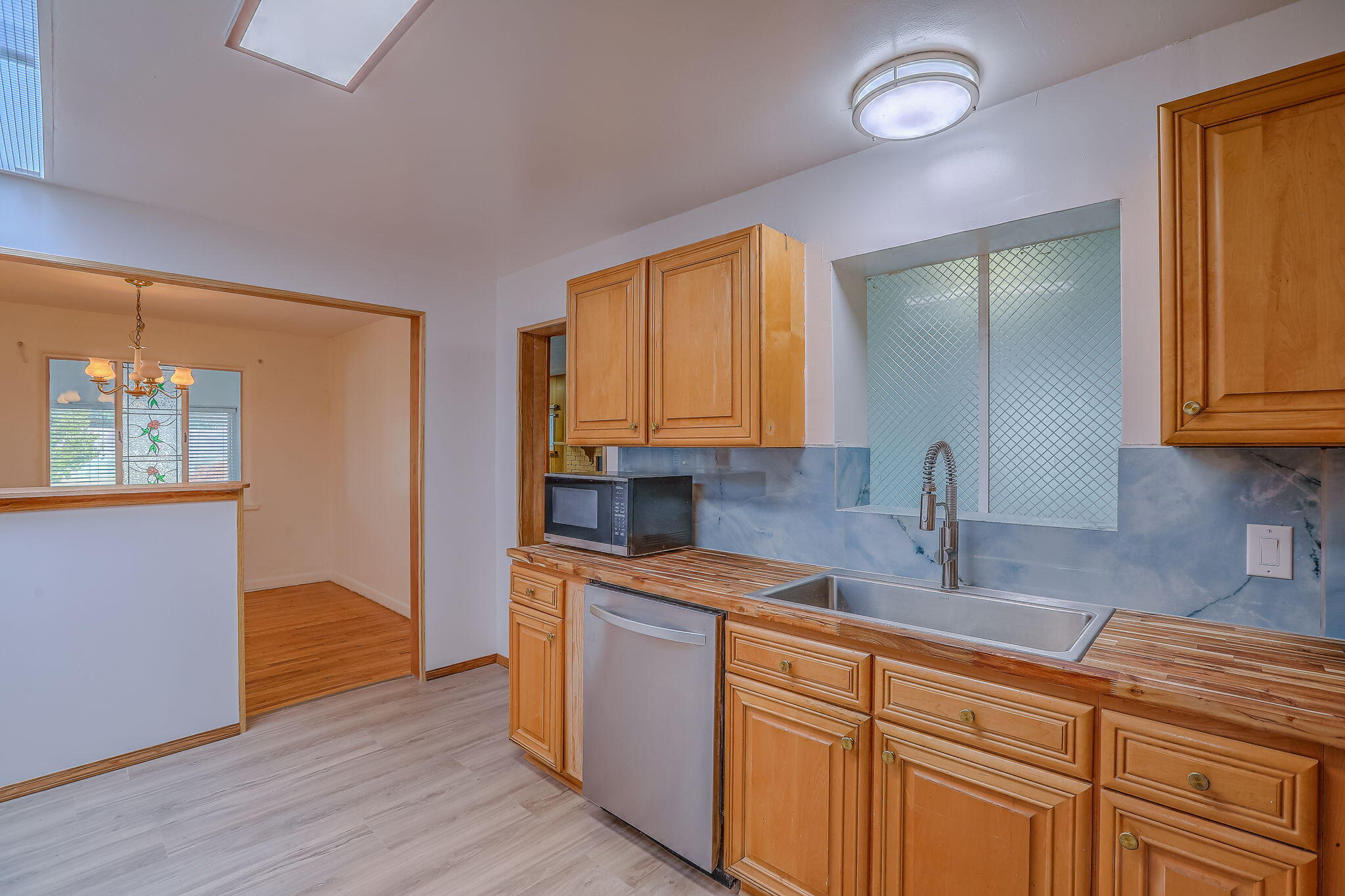 Photo 13 — 1104 Alcazar Street NE