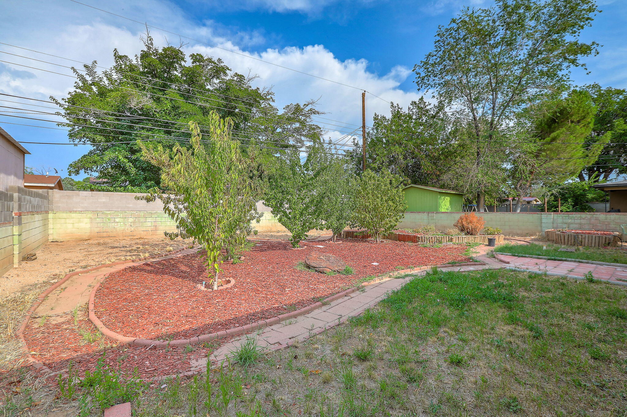 Photo 2 — 1104 Alcazar Street NE