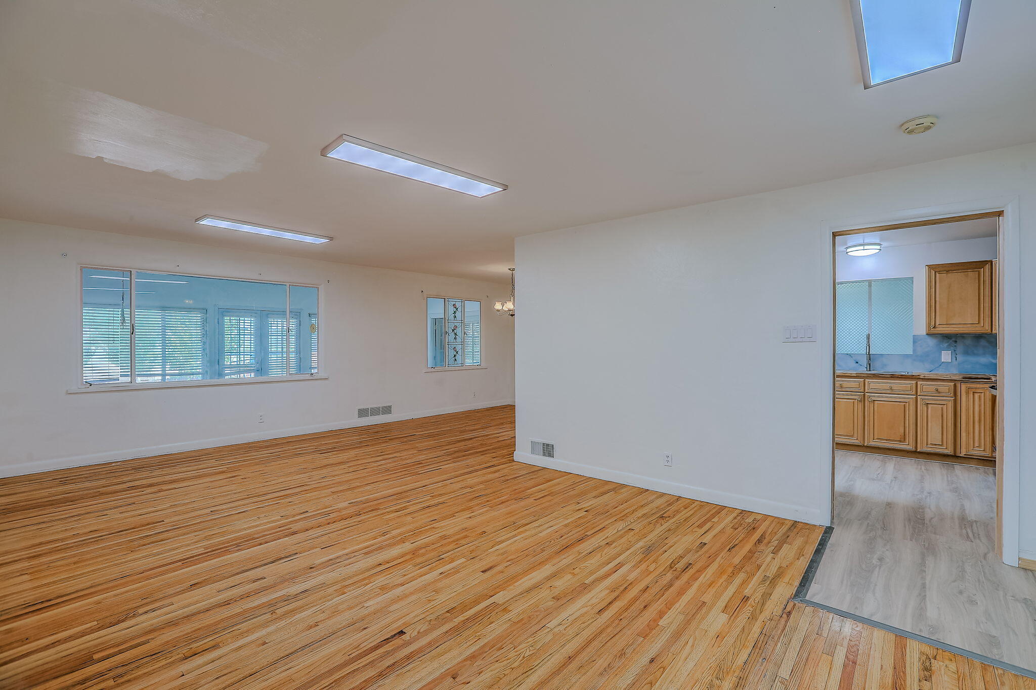 Photo 19 — 1104 Alcazar Street NE