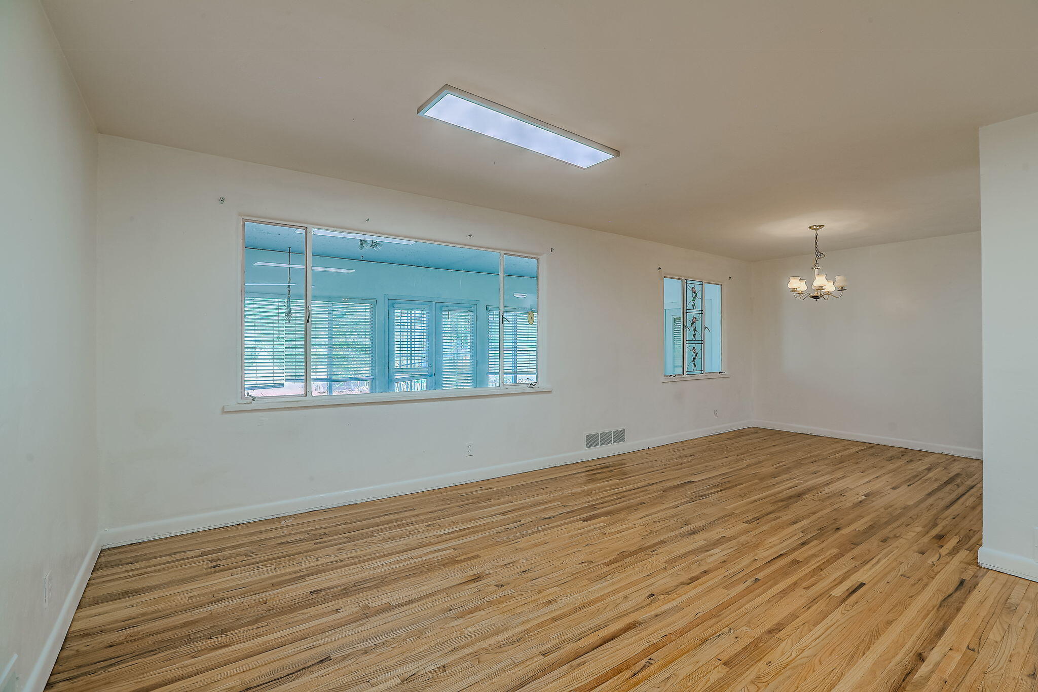 Photo 18 — 1104 Alcazar Street NE