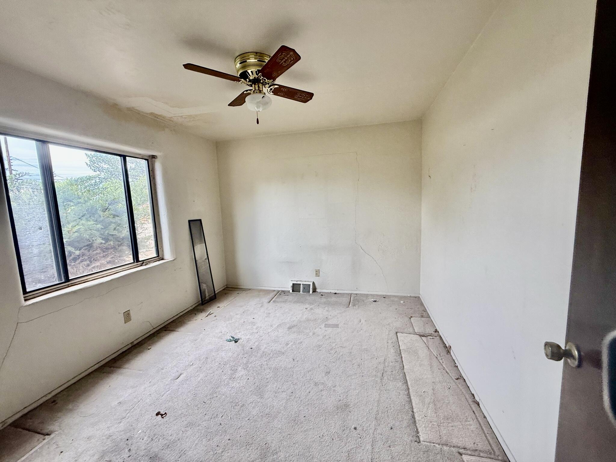 Photo 18 — 1353 SAN LORENZO Avenue NW