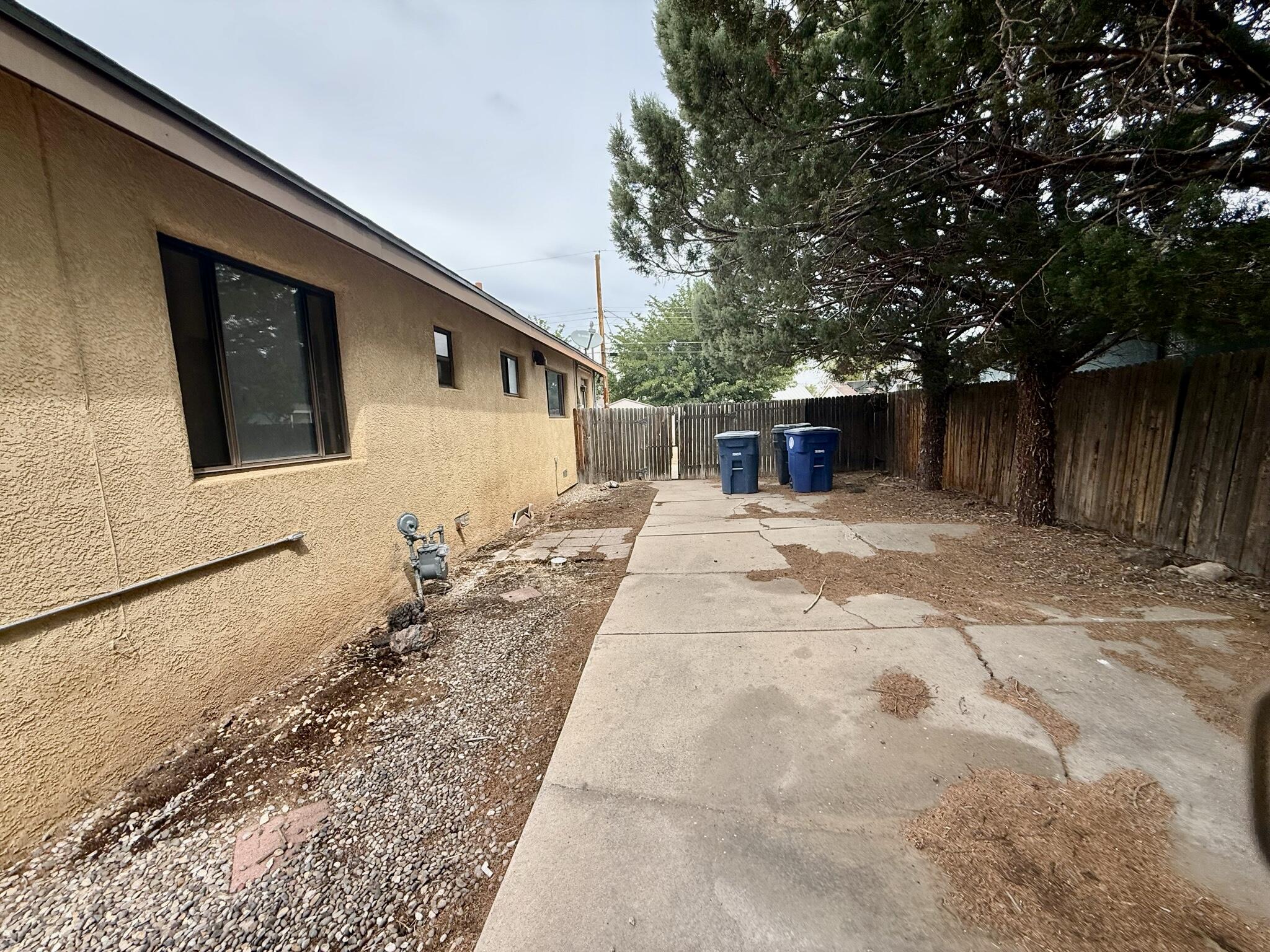 Photo 12 — 1353 SAN LORENZO Avenue NW