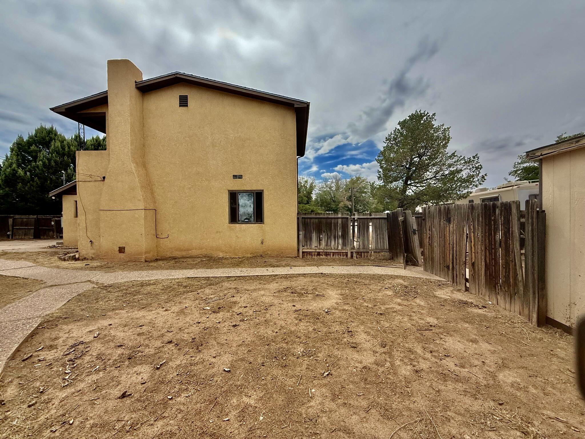 Photo 7 — 1353 SAN LORENZO Avenue NW