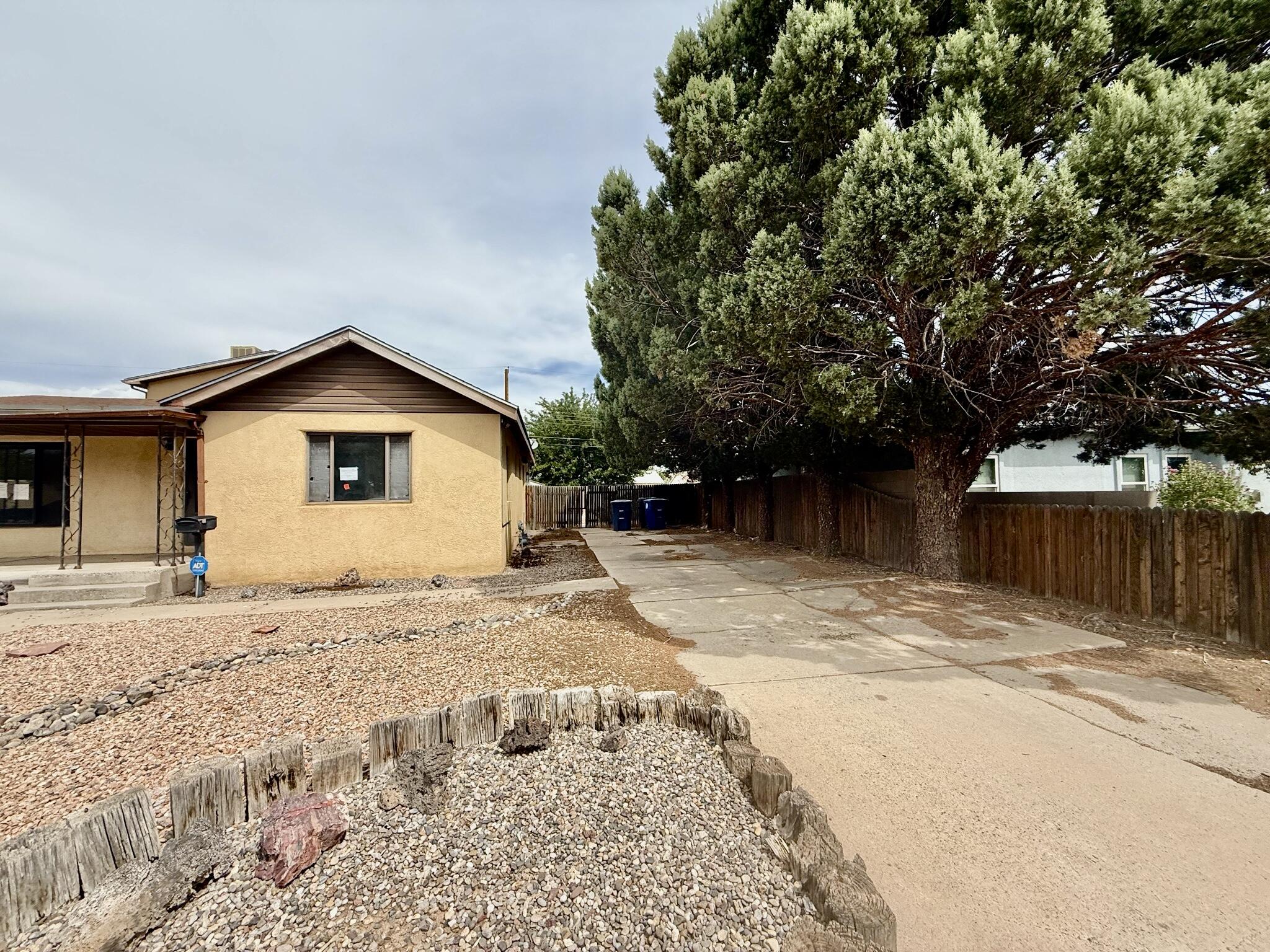 Photo 2 — 1353 SAN LORENZO Avenue NW