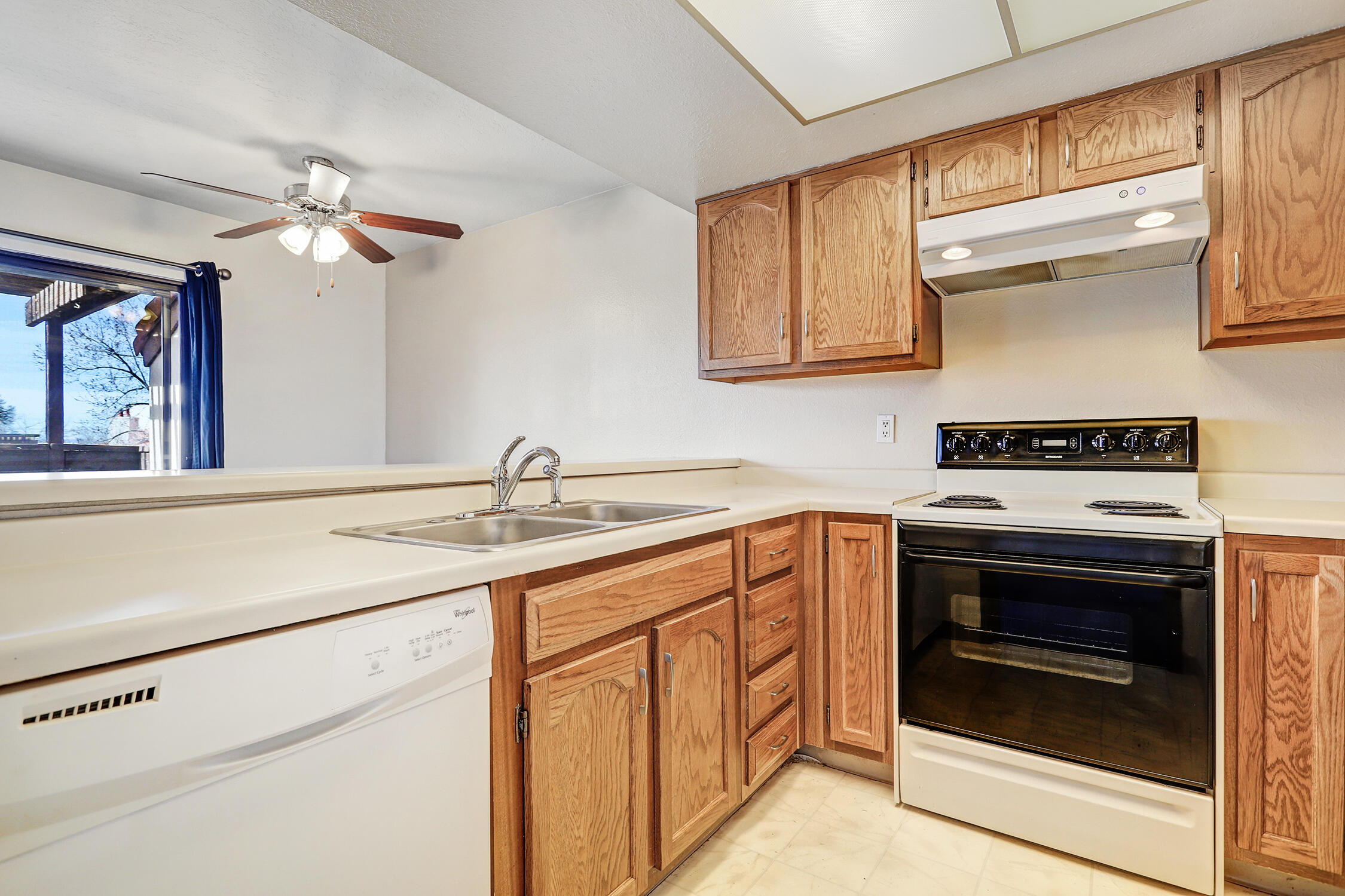 Photo 11 — 5945 McKinney Drive NE