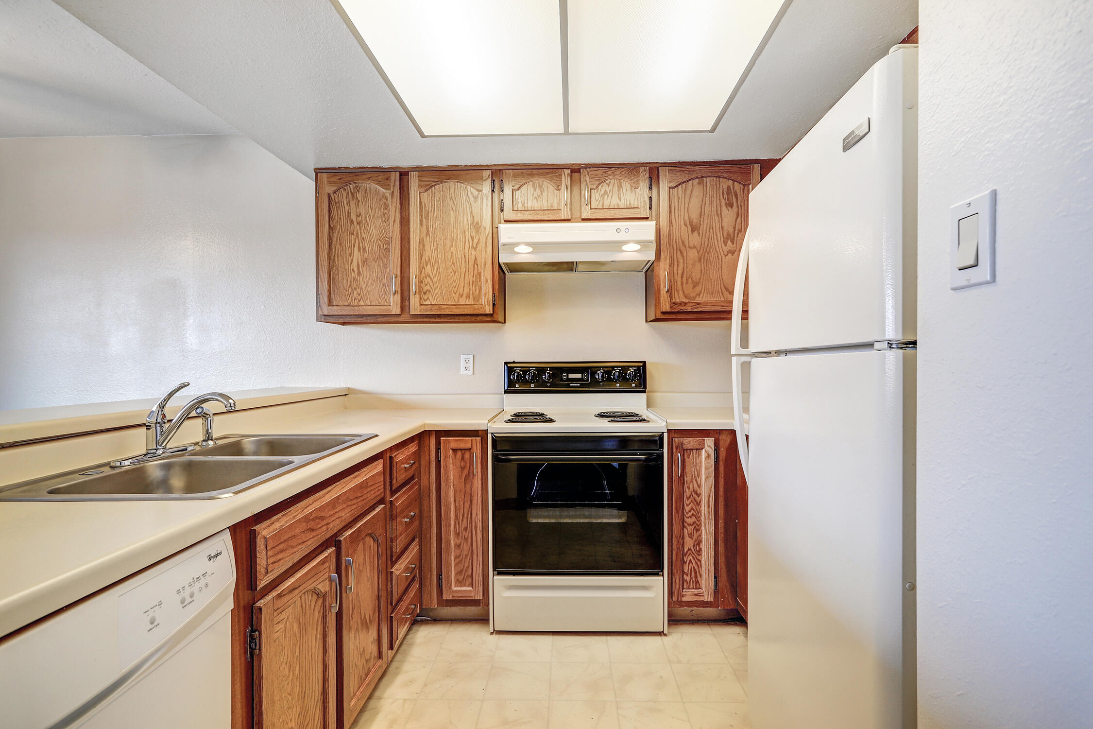 Photo 10 — 5945 McKinney Drive NE