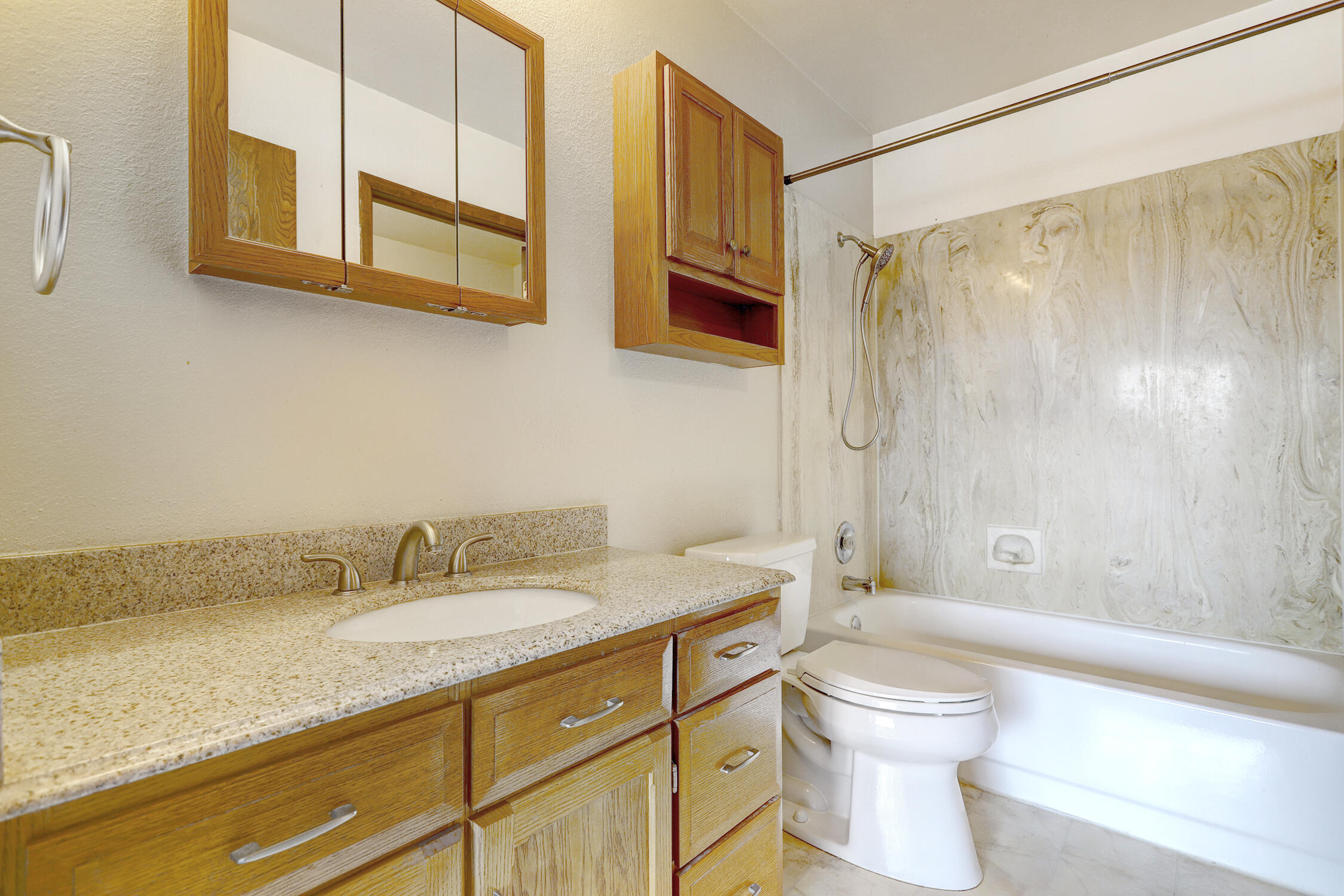Photo 7 — 5945 McKinney Drive NE