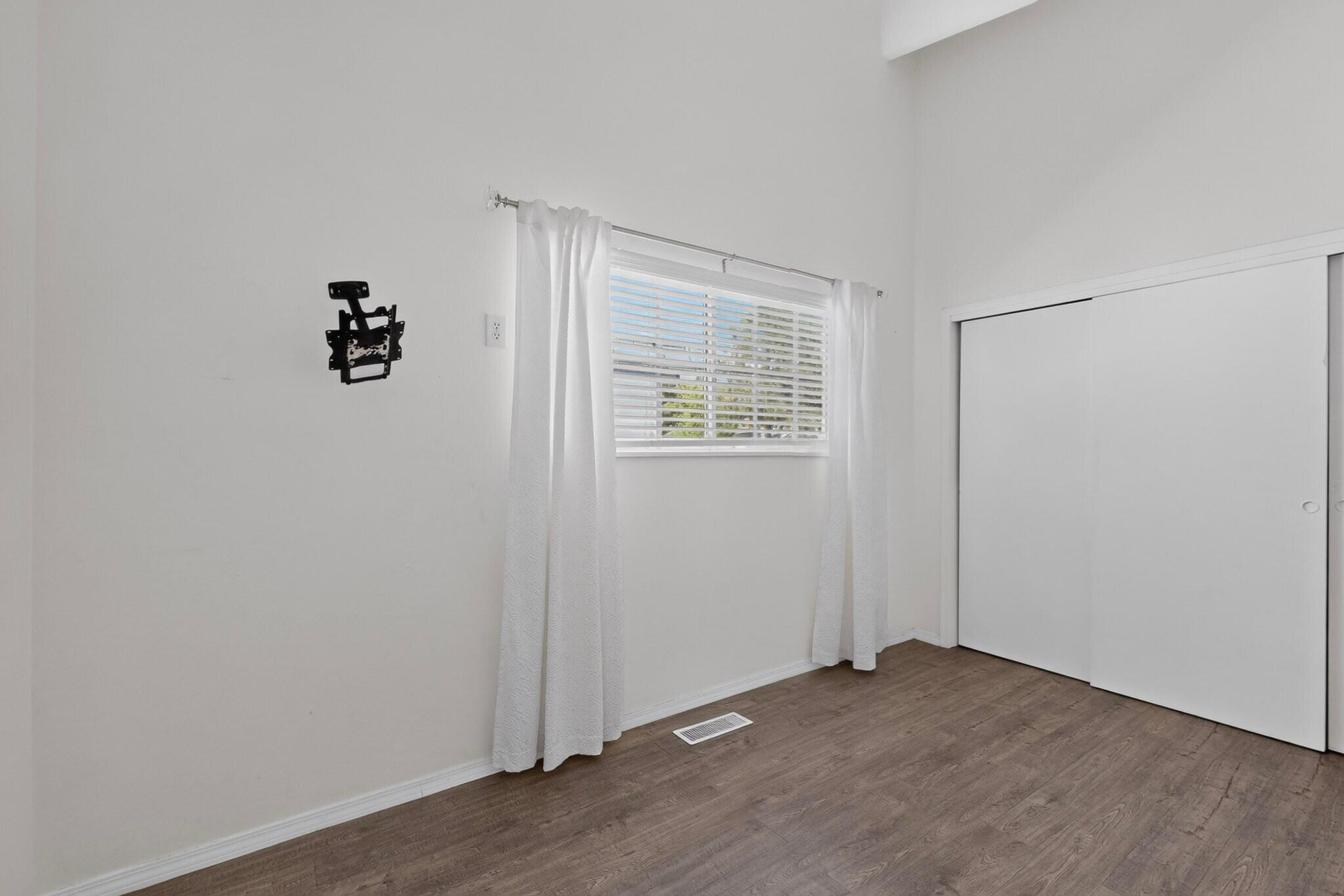 Photo 15 — 2433 Paisano Street NE