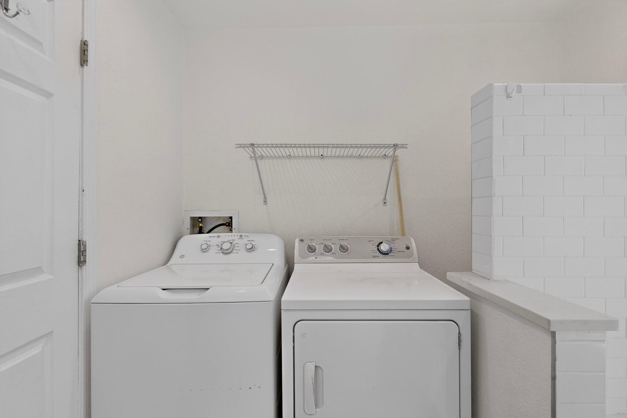 Photo 12 — 2433 Paisano Street NE