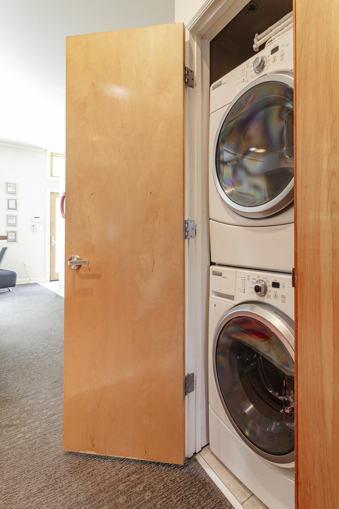 Photo 8 — 110 Richmond Drive SE UNIT 204