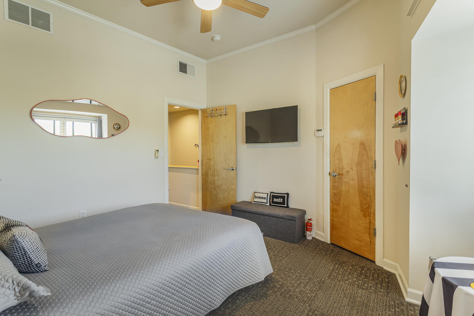 Photo 13 — 110 Richmond Drive SE UNIT 204