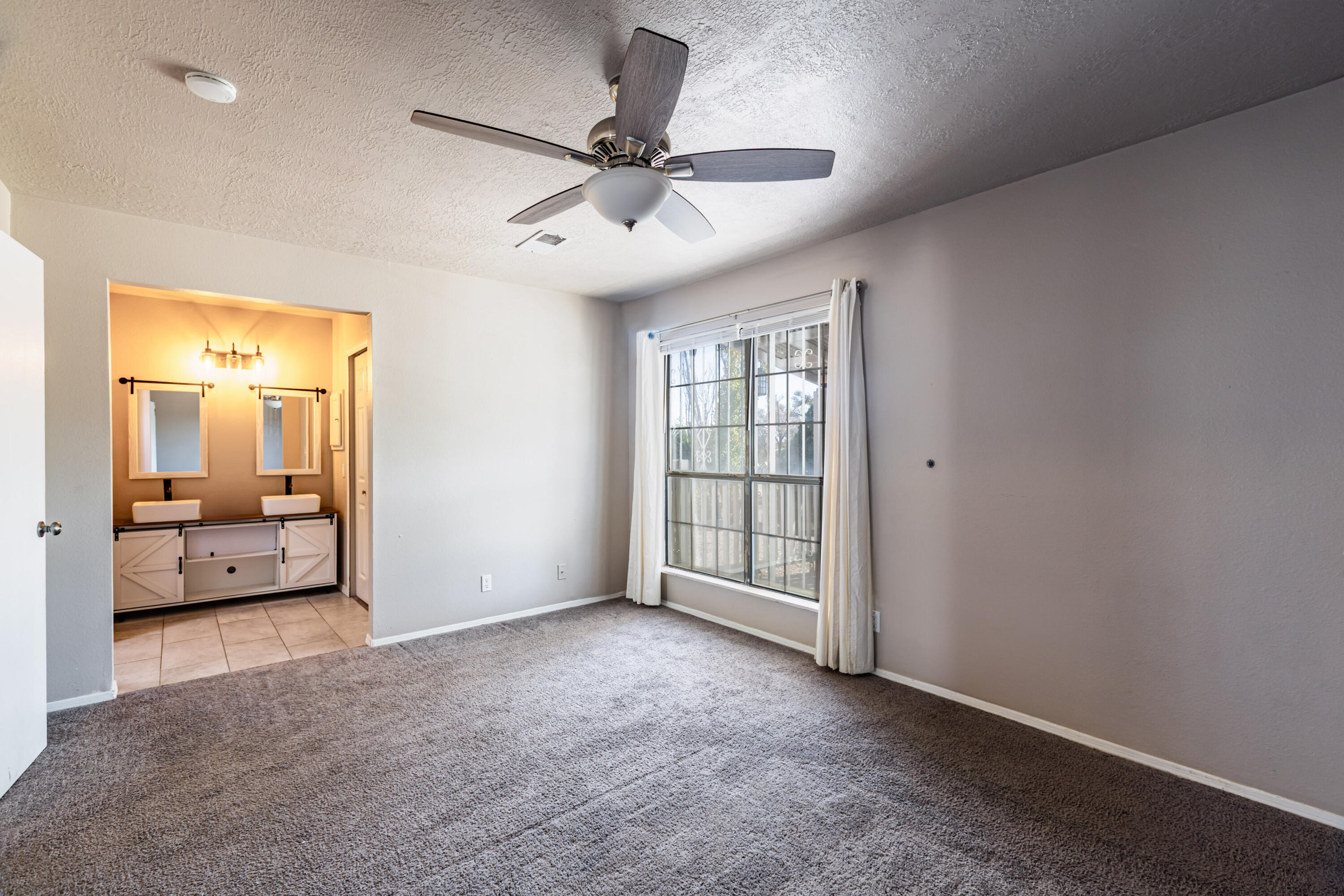 Photo 9 — 4701 Aqua Marine Drive NE