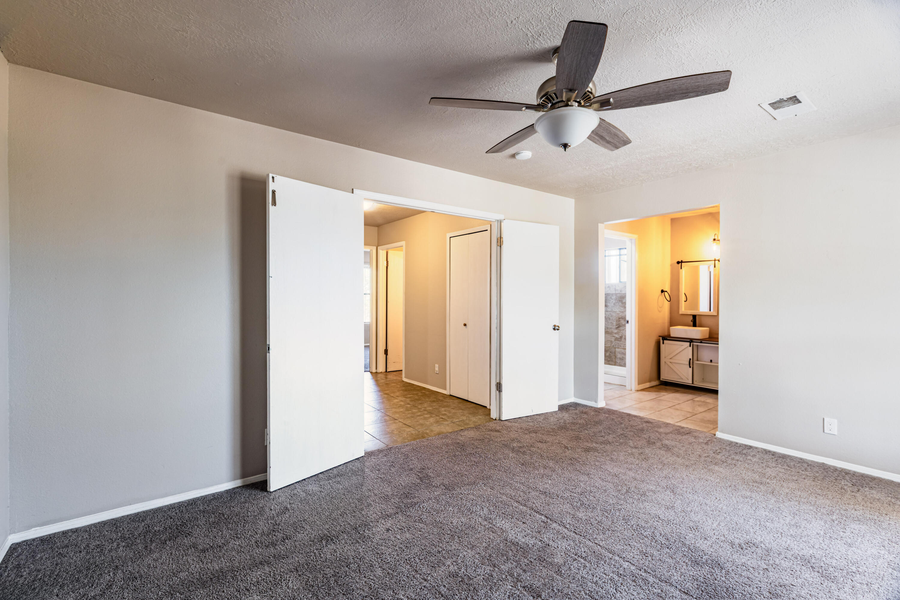 Photo 10 — 4701 Aqua Marine Drive NE