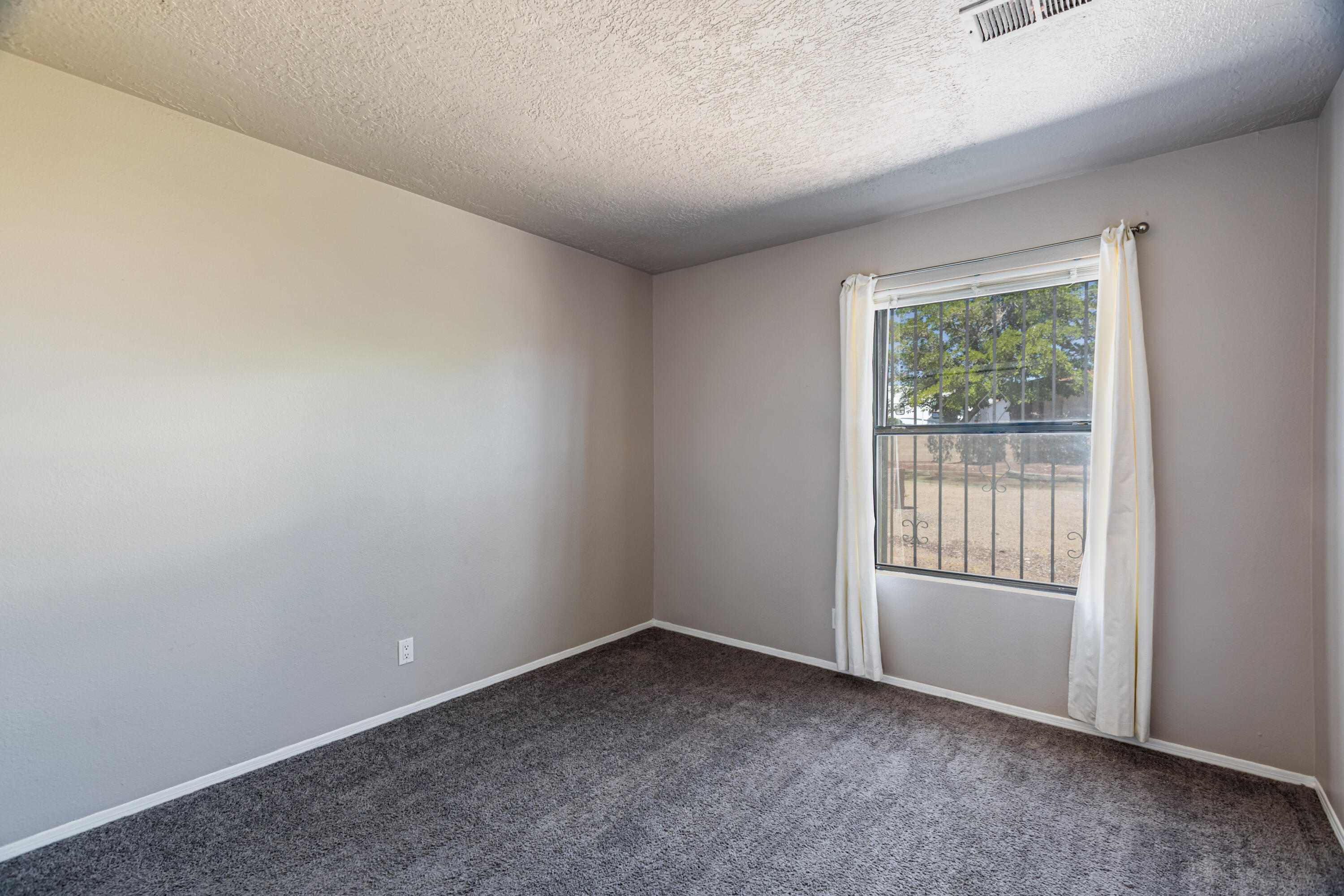 Photo 16 — 4701 Aqua Marine Drive NE