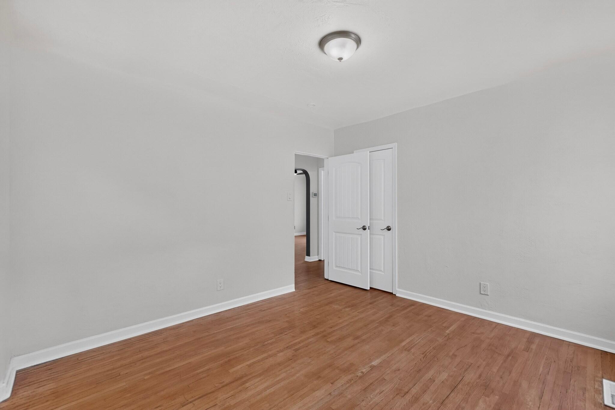 Photo 11 — 4700 Crest Avenue SE