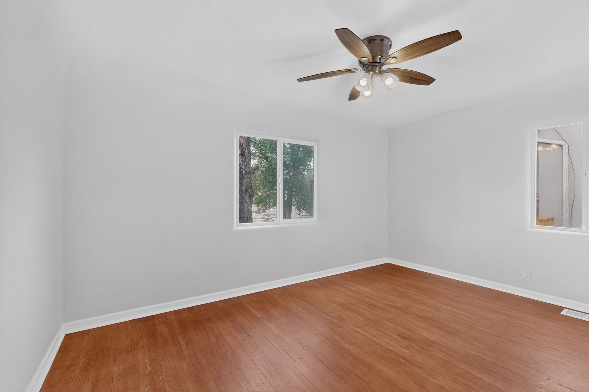Photo 14 — 4700 Crest Avenue SE