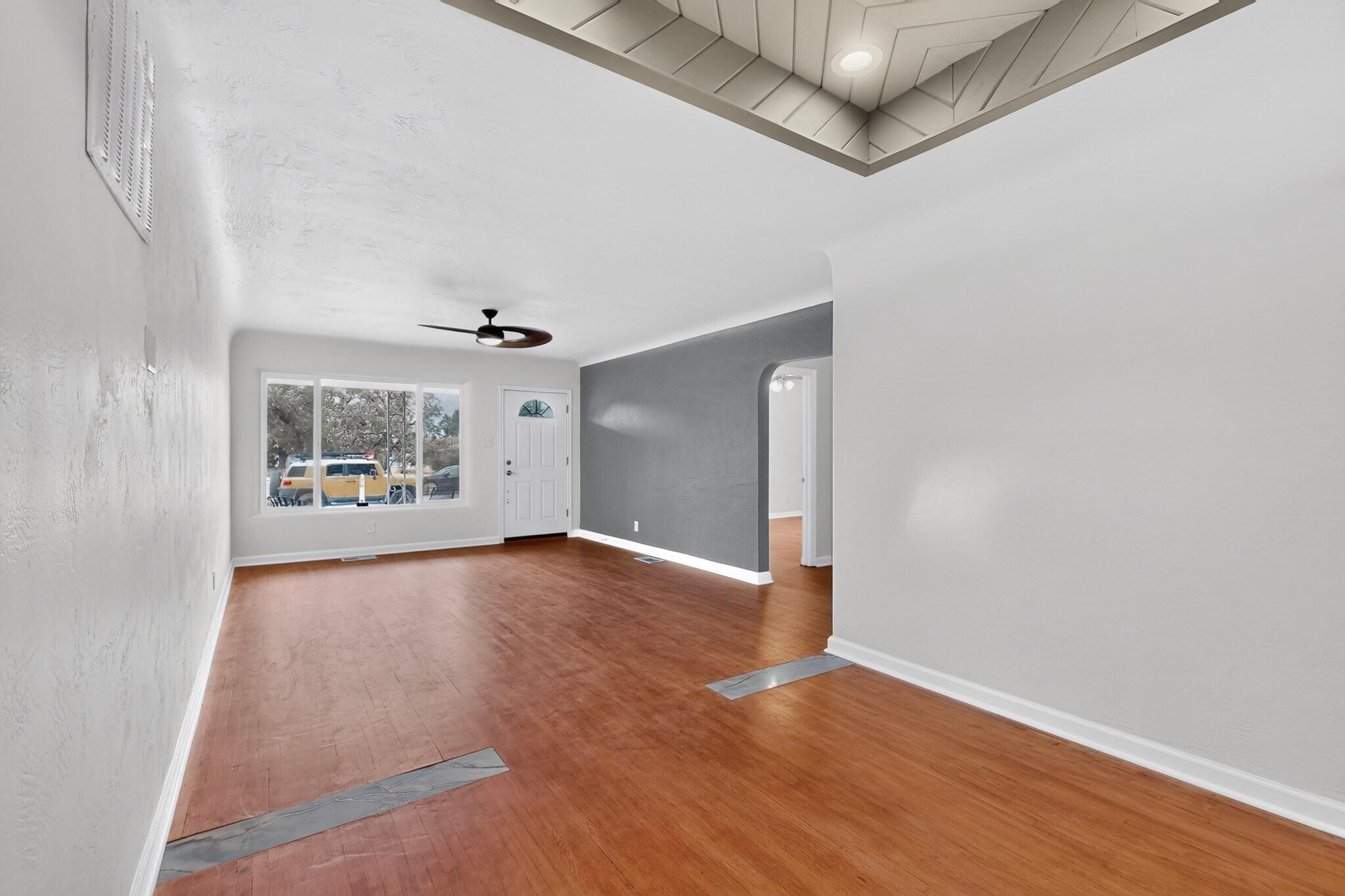 Photo 2 — 4700 Crest Avenue SE