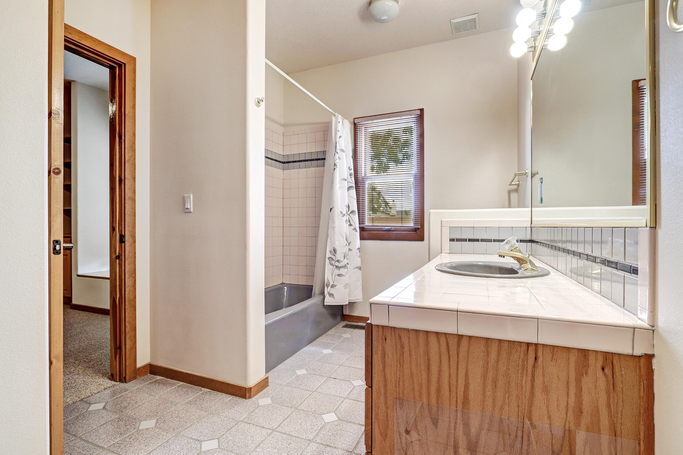 Photo 13 — 308 Nicklaus Drive SE