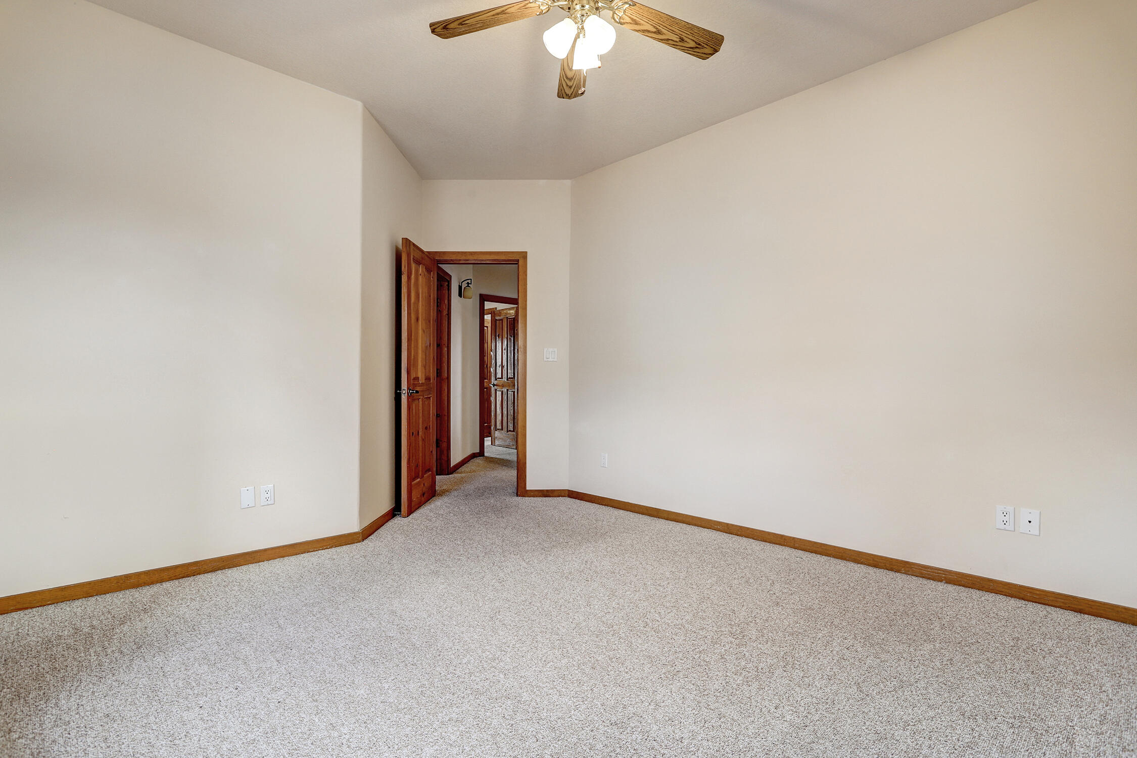 Photo 11 — 308 Nicklaus Drive SE