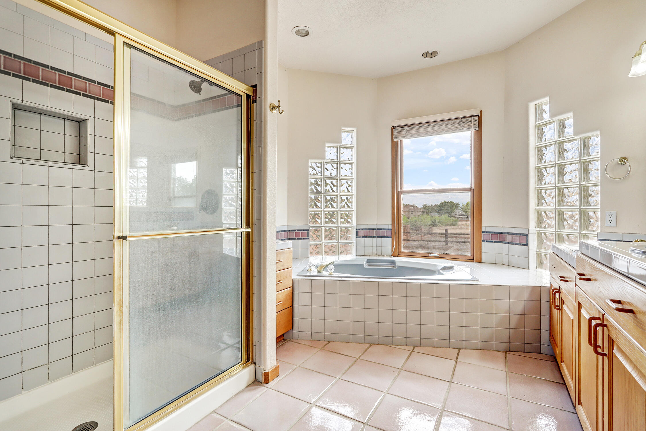 Photo 6 — 308 Nicklaus Drive SE