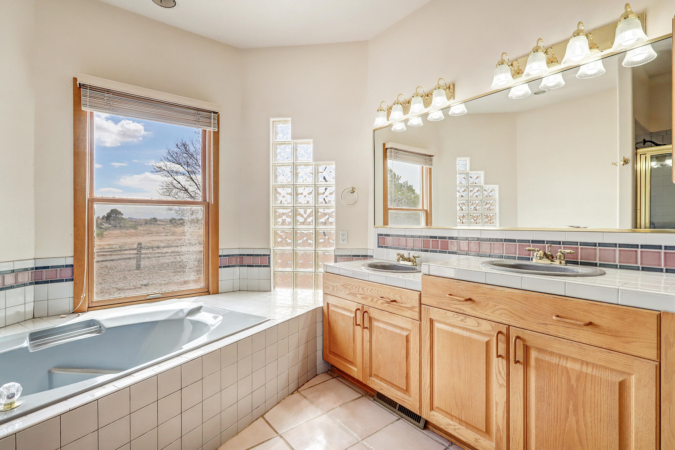 Photo 5 — 308 Nicklaus Drive SE