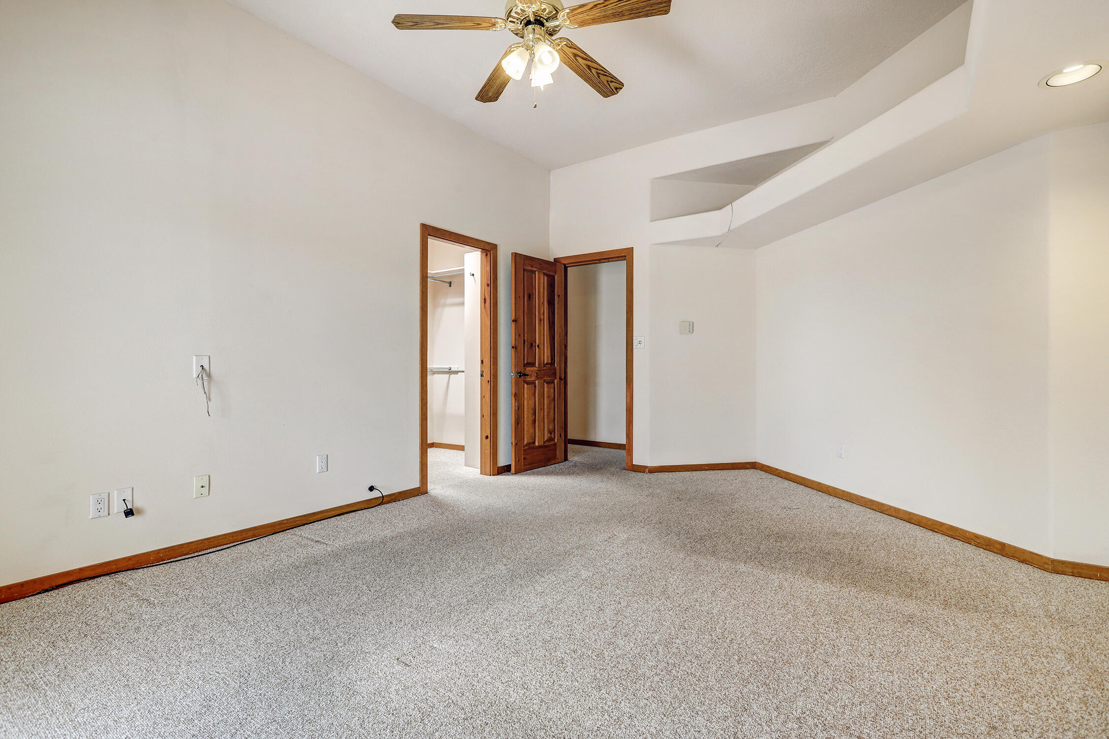 Photo 2 — 308 Nicklaus Drive SE