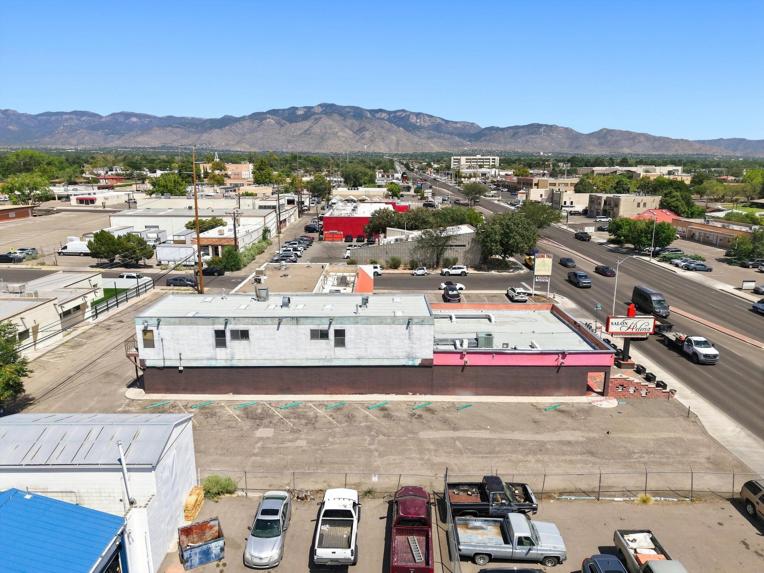 Photo 4 — 7913-7915 Menaul Boulevard NE