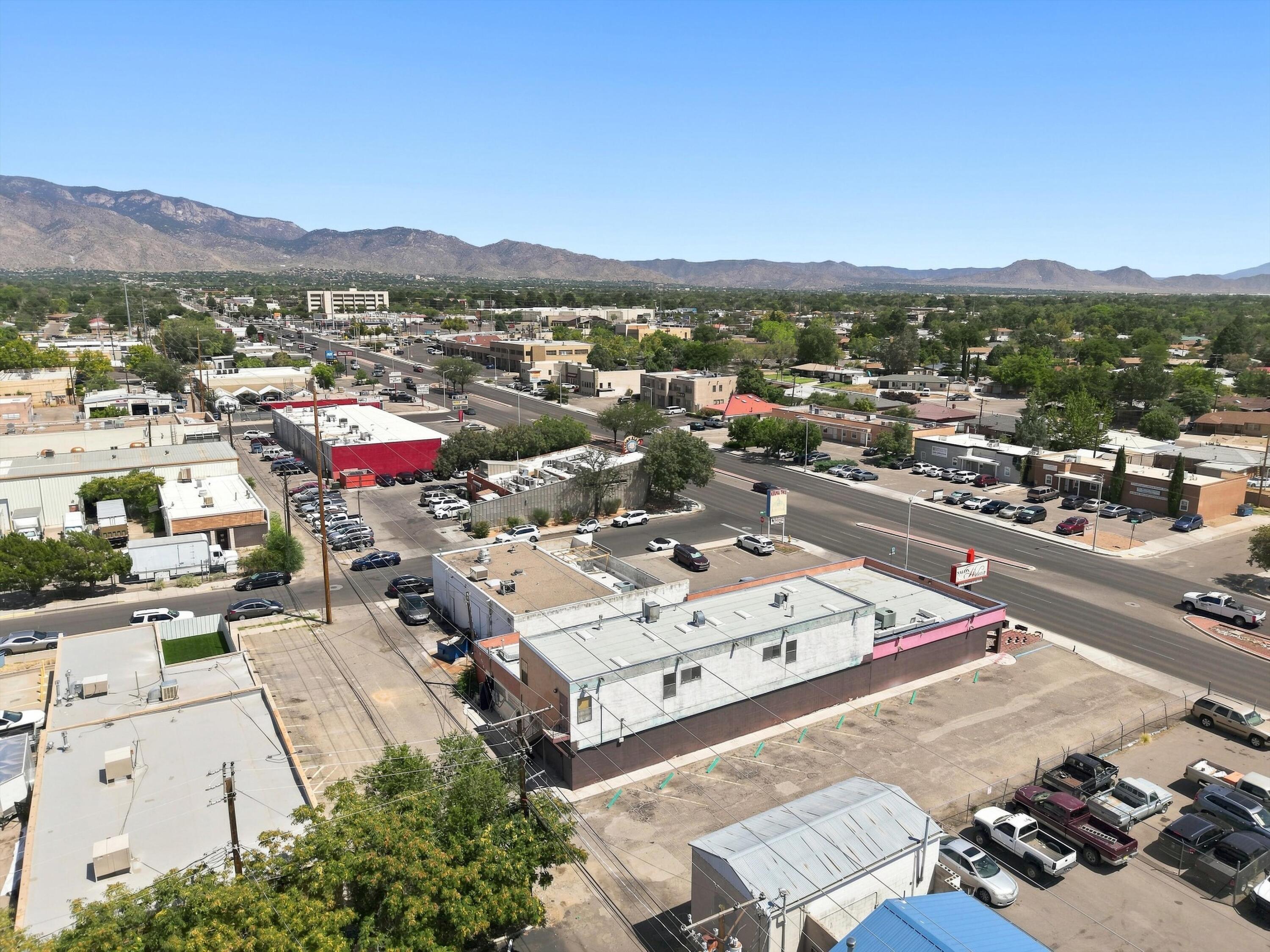 Photo 3 — 7913-7915 Menaul Boulevard NE
