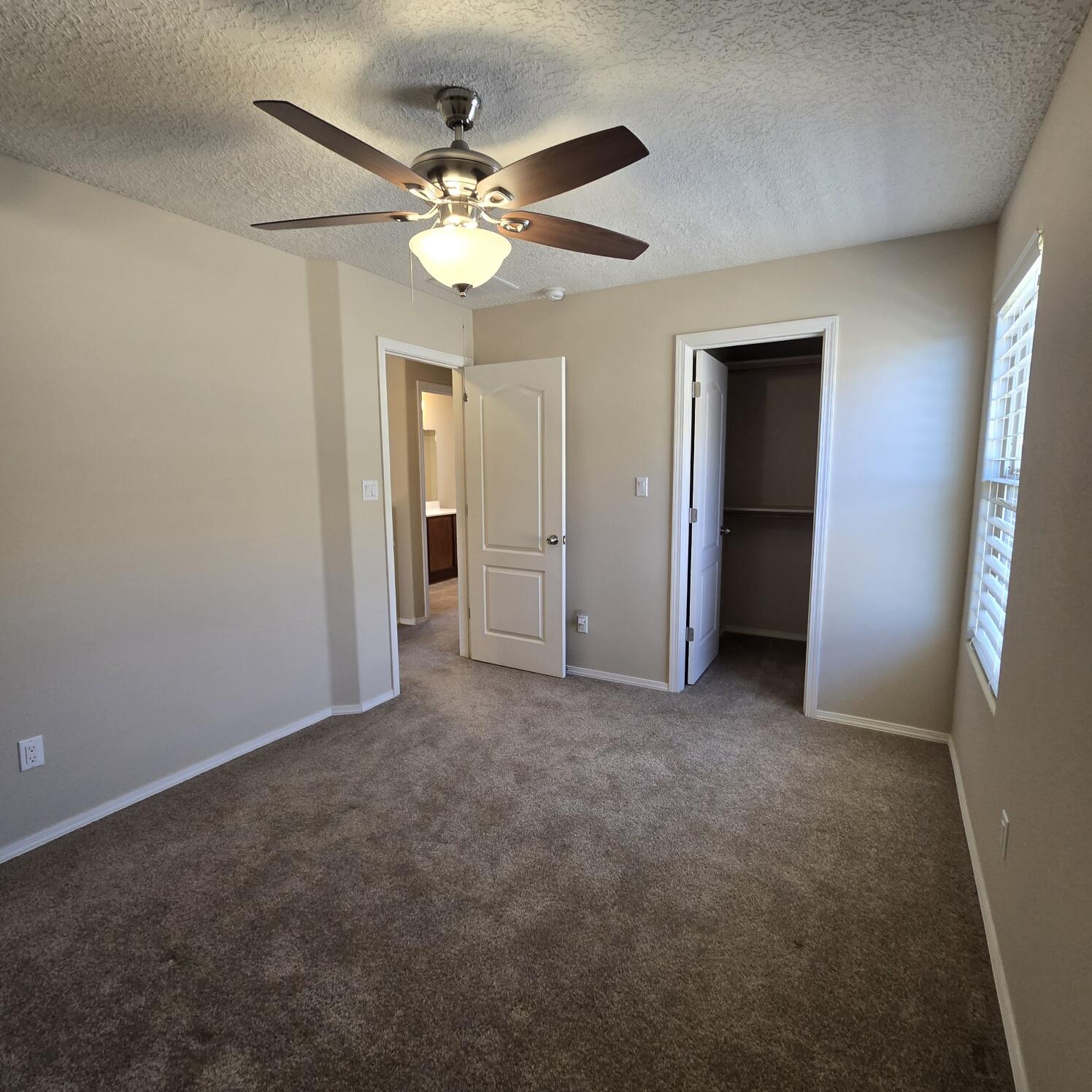 Photo 9 — 6912 Vista Del Sol Drive NW