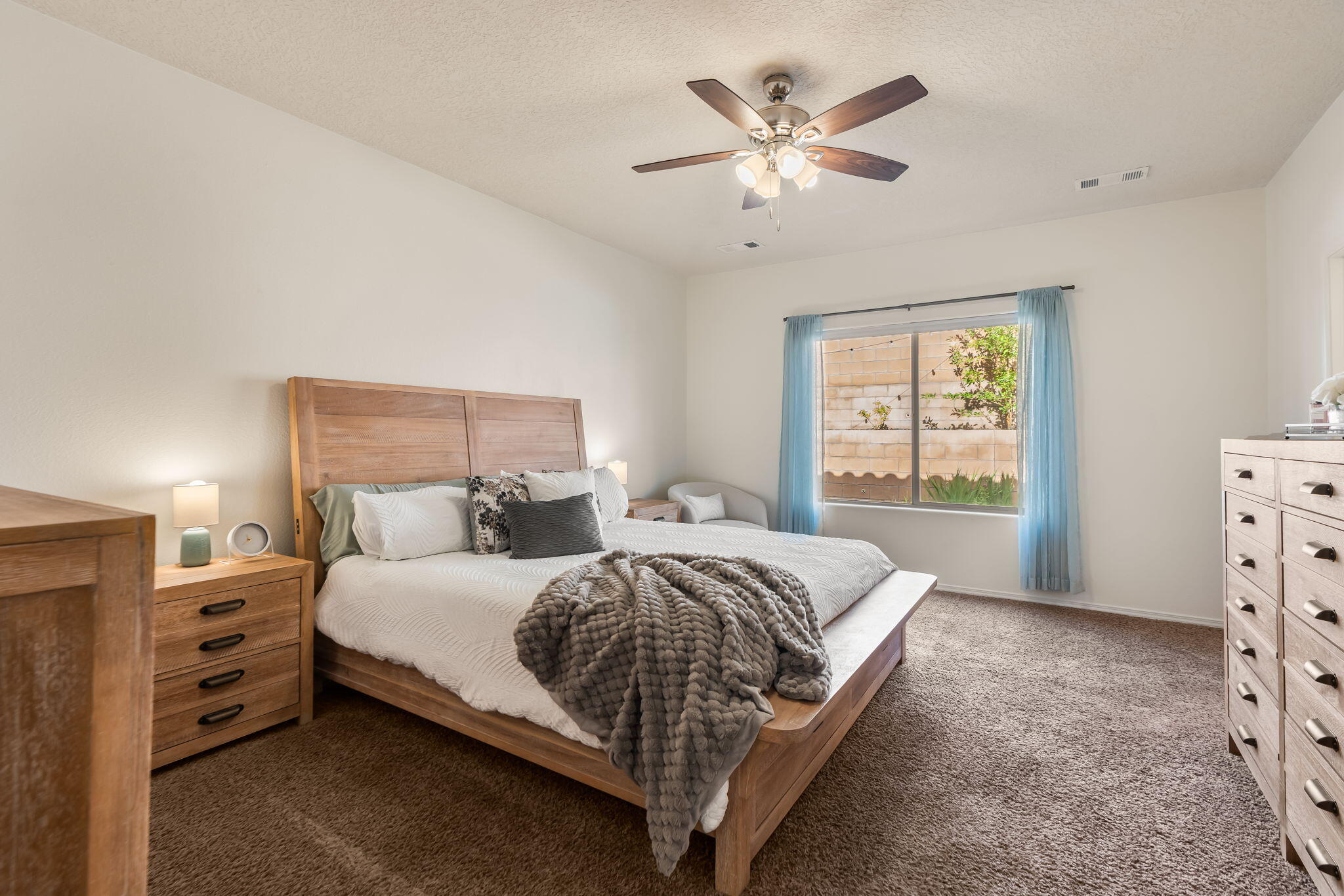 Photo 14 — 2016 Desert Orchid Drive SE