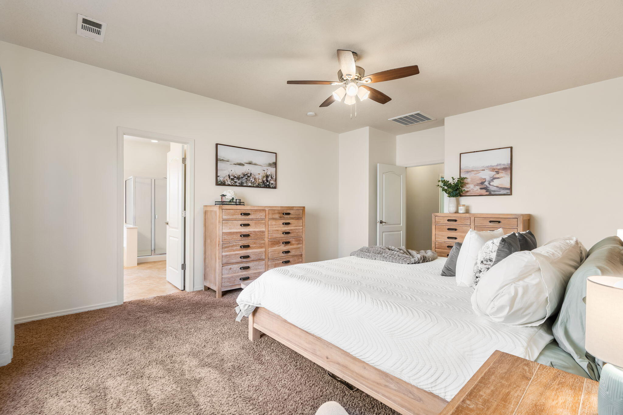 Photo 15 — 2016 Desert Orchid Drive SE